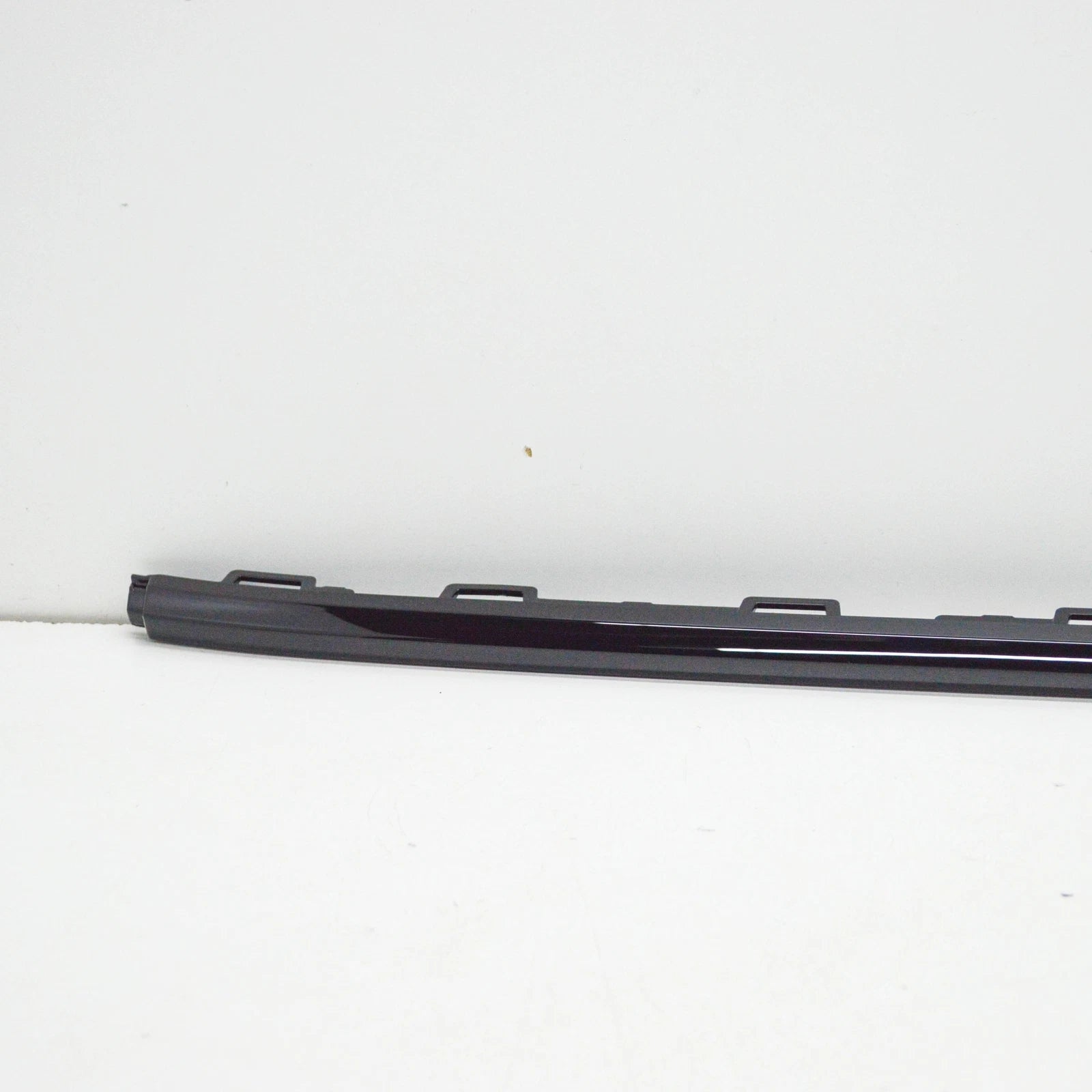 NEW AUDI E-TRON SPORTBACK FRONT BUMPER CENTER MOLDING TRIM 4KE853057Y9B