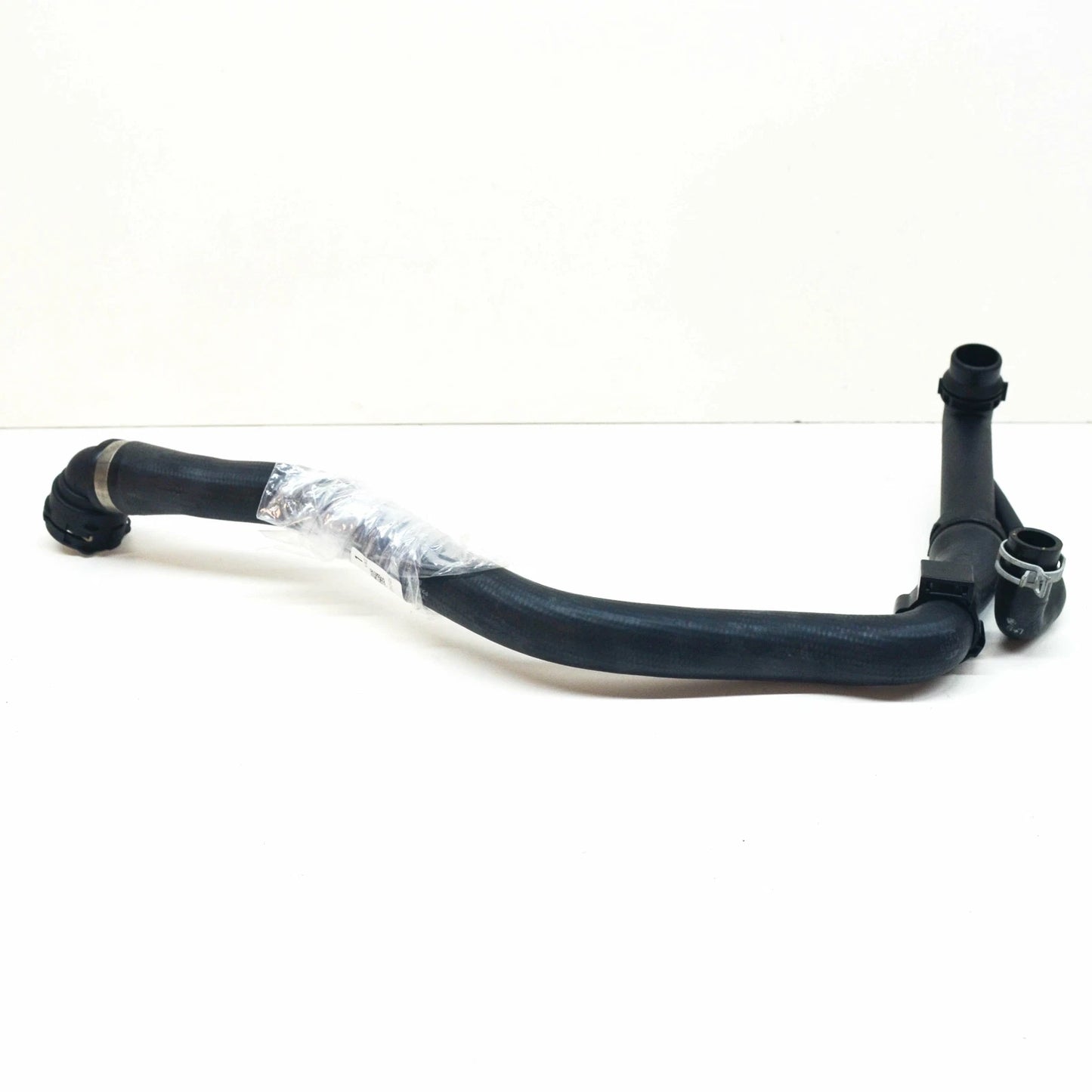 NEW AUDI A3 S3 CABRIO 8V ENGINE WATER COOLANT HOSE 5Q0122051AL