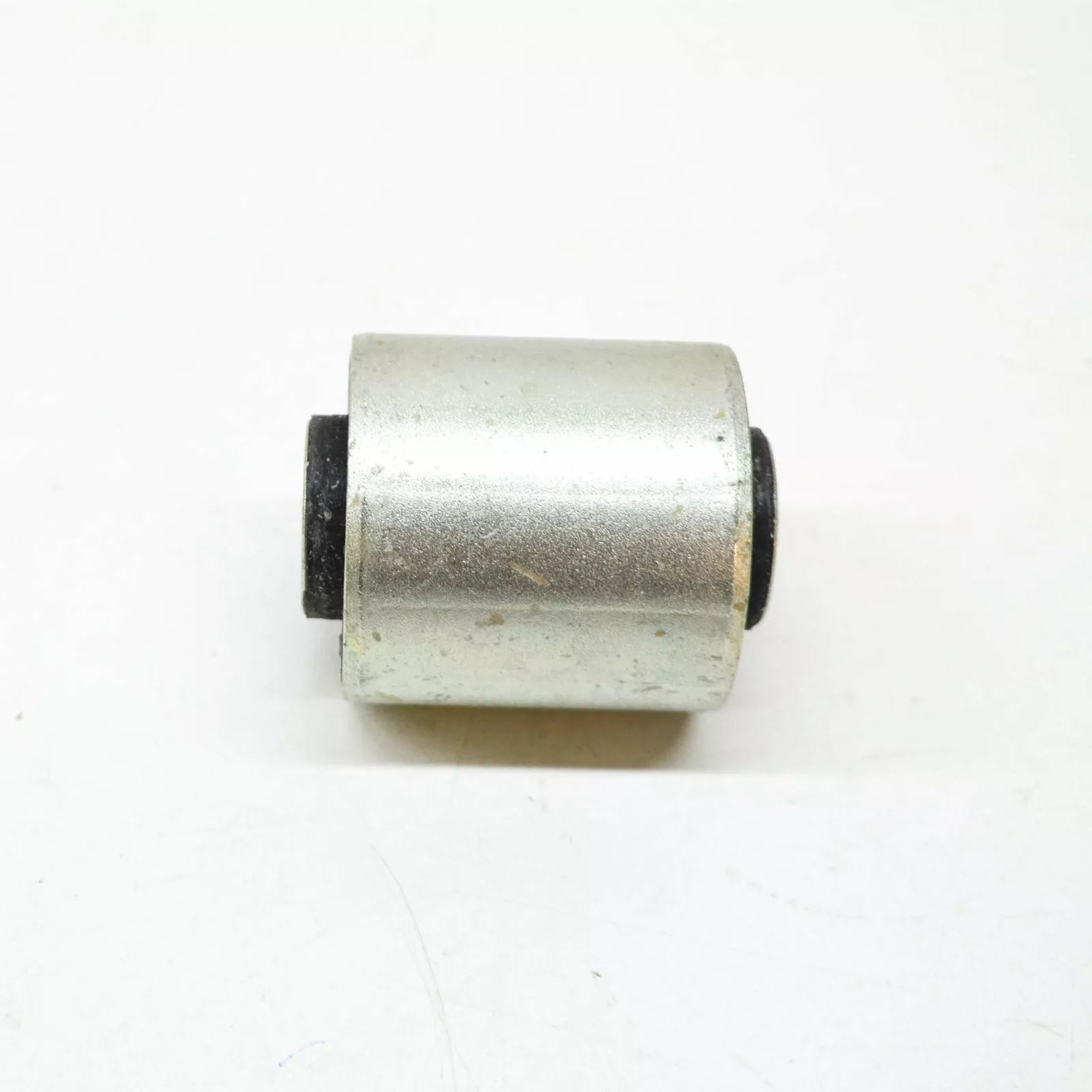 NEW MERCEDES-BENZ GLS X166 REAR AXLE LOWER OUTER BUSHING A1663260281 ORIGINAL