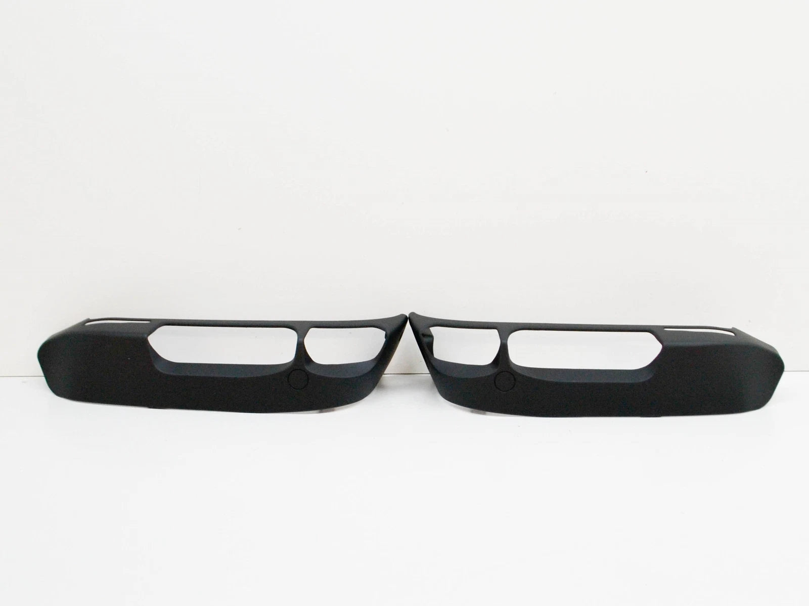 NEW BMW 5 E39 FRONT SEAT OUTER COVERING 52107057988 7057988 ORIGINAL