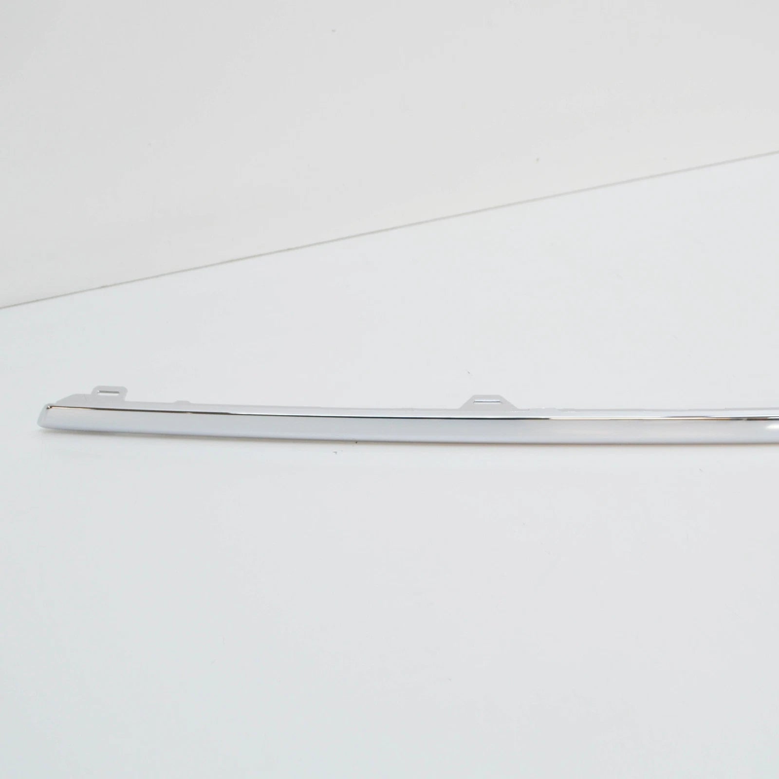 NEW VOLKSWAGEN PASSAT B6 REAR BUMPER RIGHT CHROME TRIM 3C5807460B2ZZ ORIGINAL