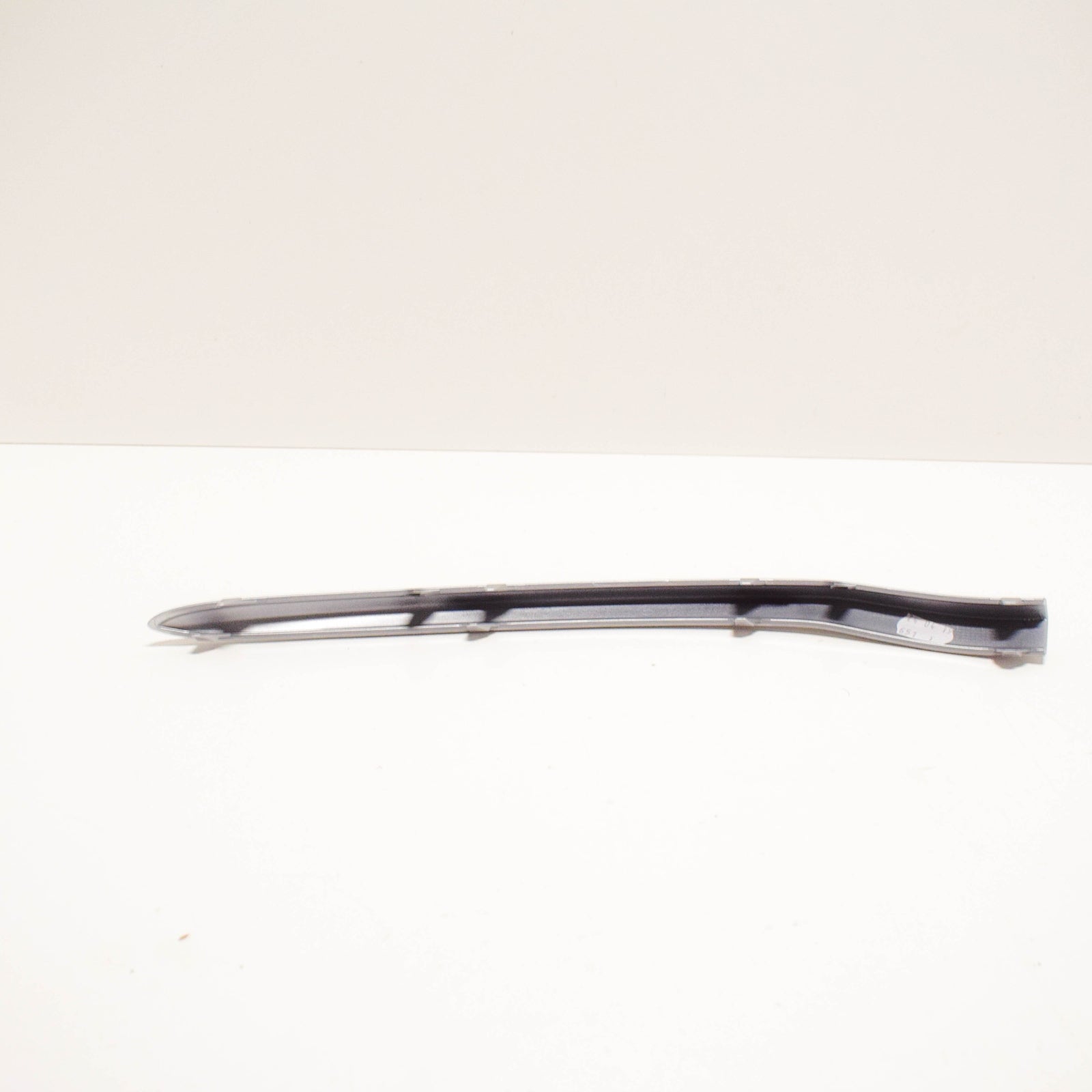 NEW MB GLC C253 AMG FRONT BUMPER RIGHT BOTTOM MOLDING A2538853302 ORIGINAL