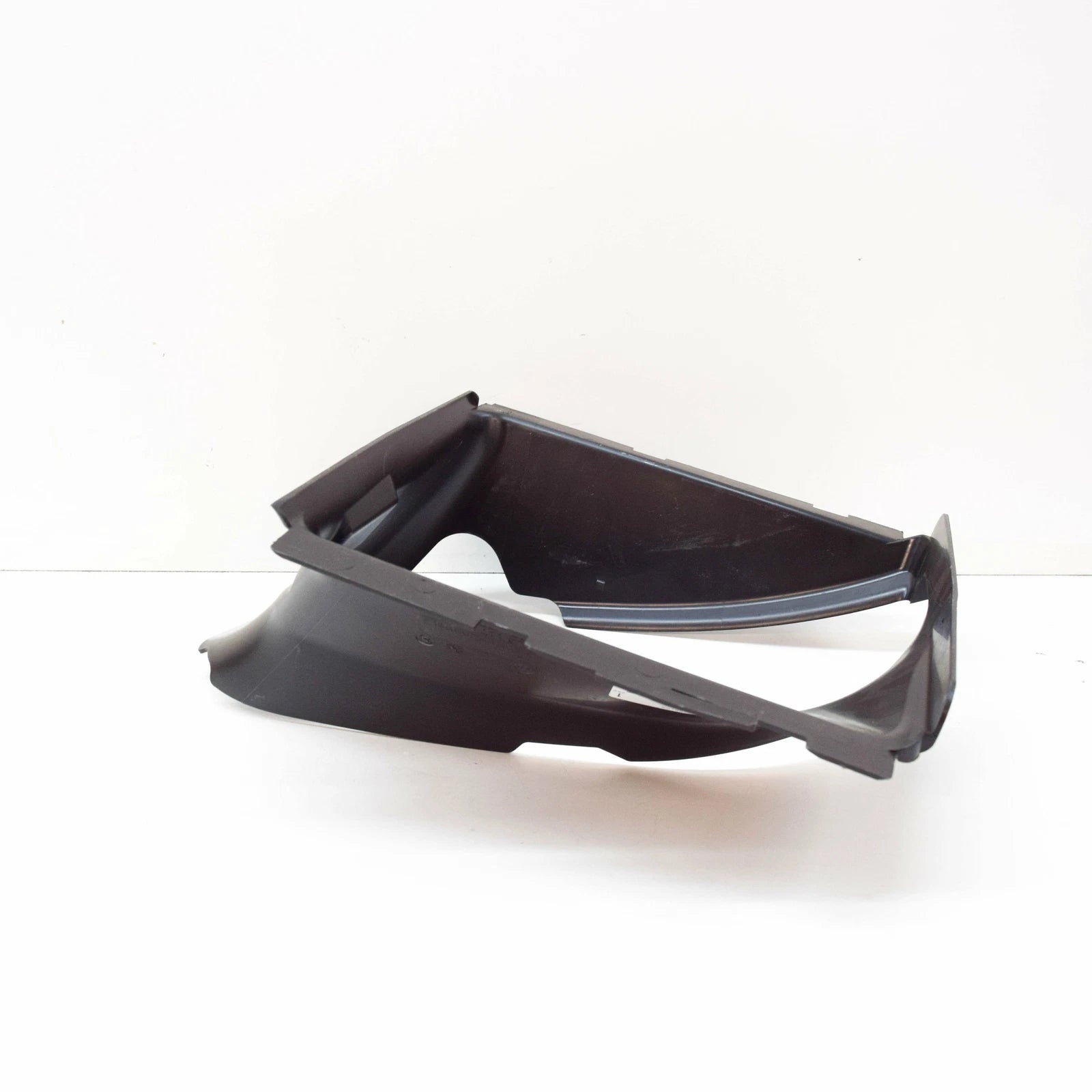 NEW VW TOUAREG 7LA AIR COOLER CHARGE RIGHT INTAKE DUCT 7L6117336B