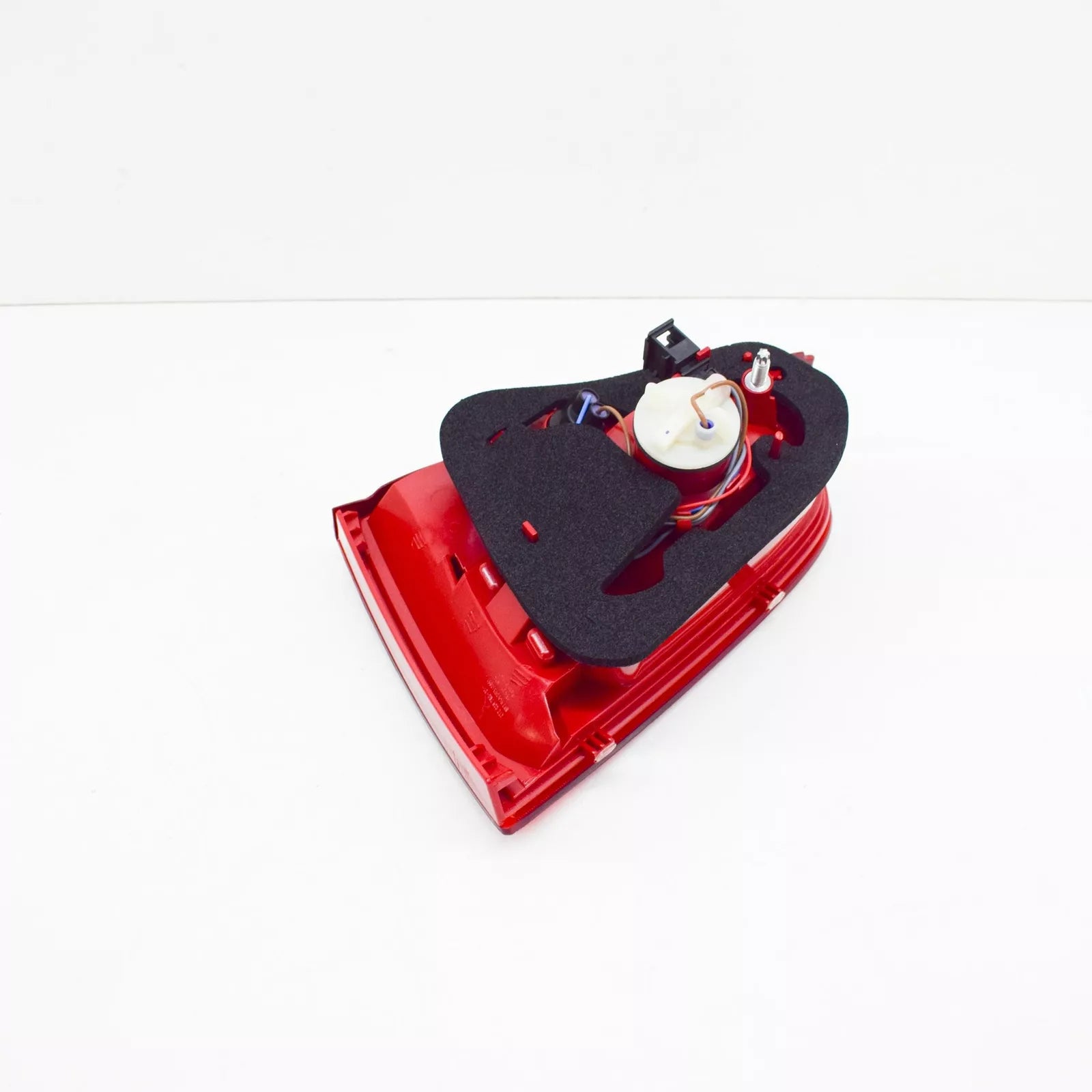 NEW AUDI A3 CONVERTIBLE 8P7 LEFT SIDE INNER TAILLIGHT 8P7945093