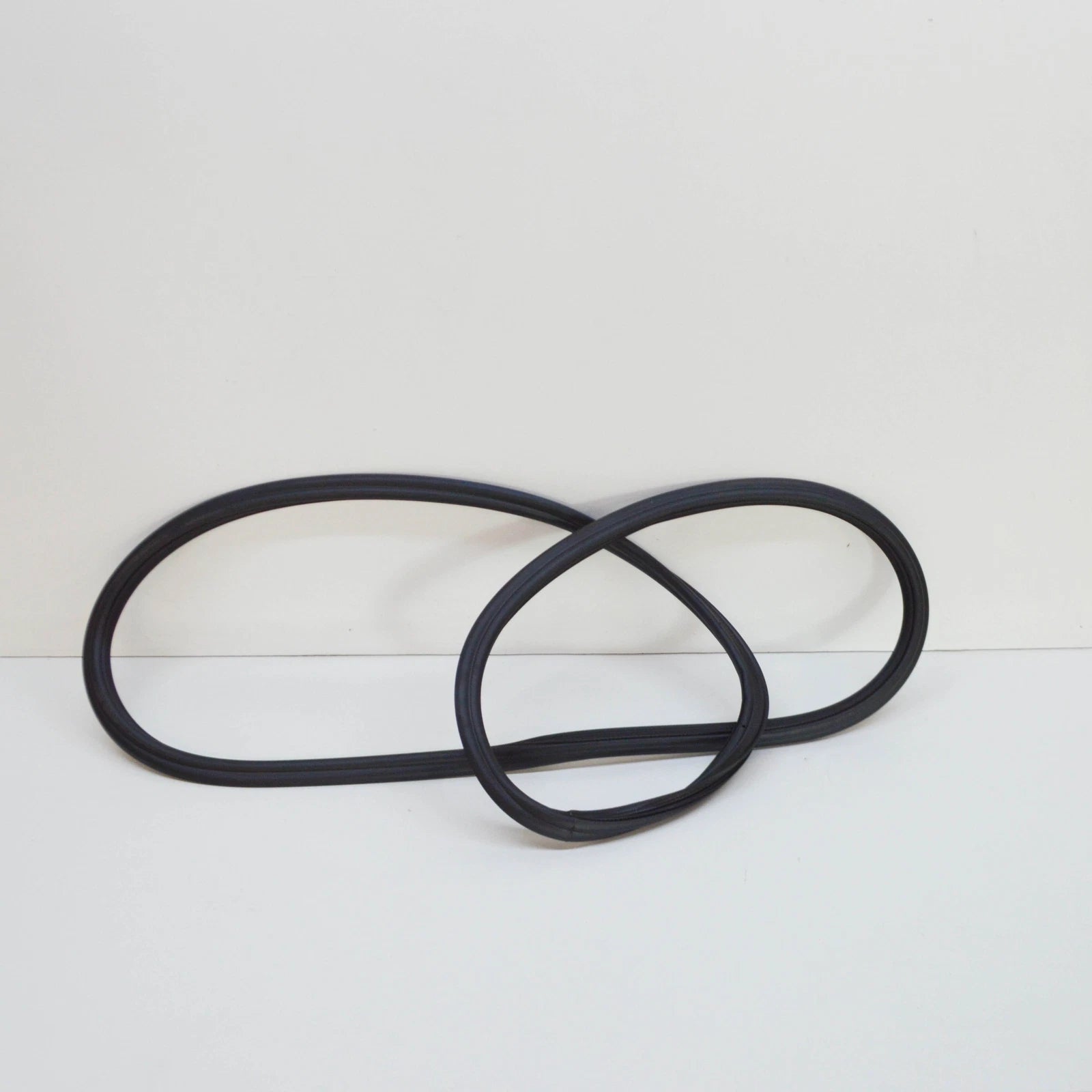 NEW VOLKSWAGEN POLO 6R TAILGATE BOOTLID SEAL RUBBER 6R6827705C ORIGINAL