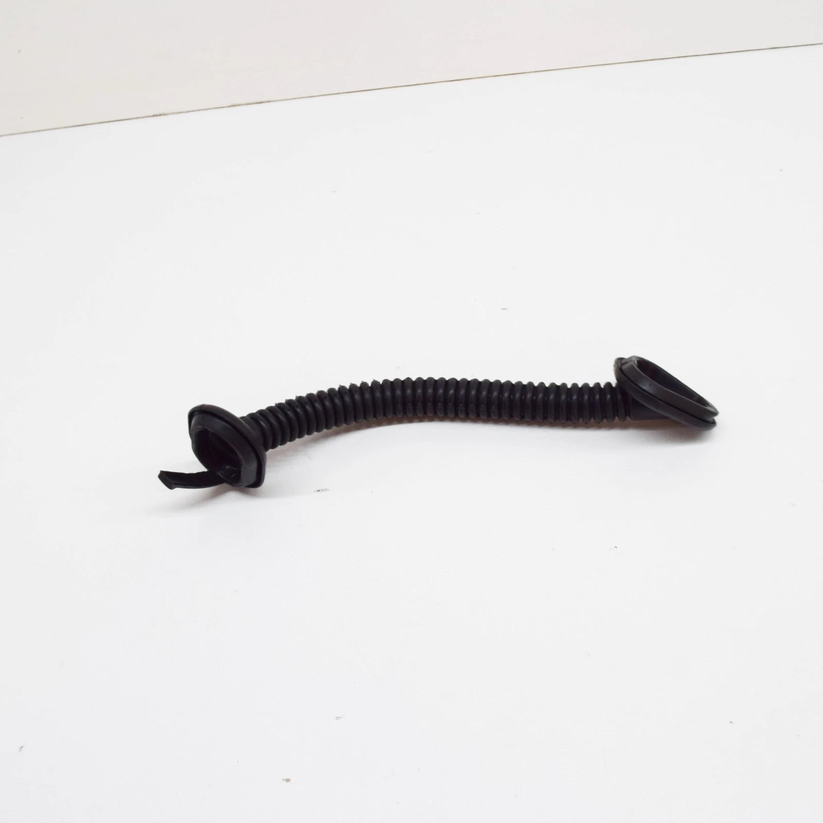 NEW BMW 3 E90 BOOT TRUNK LID WIRING GAITER GROMMET RIGHT 61136919394 ORIGINAL