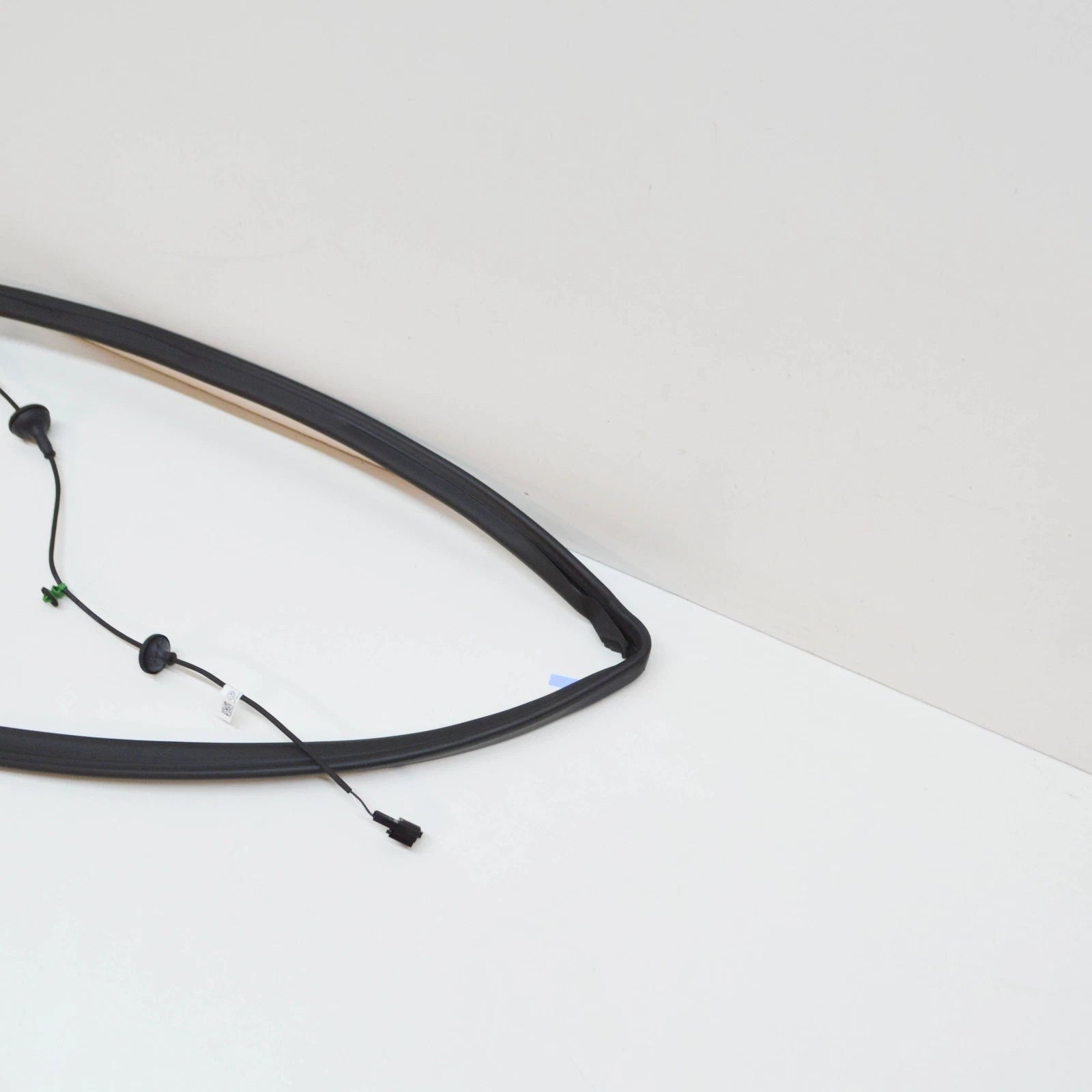 NEW VW SHARAN 7N LEFT SLIDING DOOR SEAL WITH SENSOR 7N0839717AD ORIGINAL