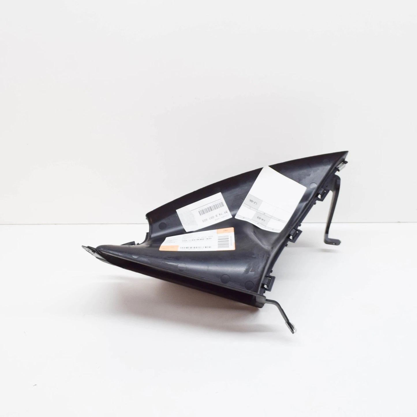 NEW BMW 1 M COUPE E82 ENGINE OIL COOLER FRONT LEFT AIR DUCT 51748051605 ORIGINAL