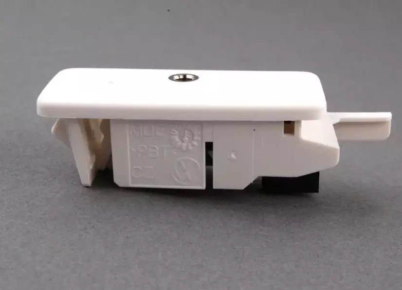 NEW VOLKSWAGEN GOLF 1K MK5 AUX IN-SOCKET 1K0035724B ORIGINAL