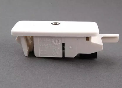 NEW VOLKSWAGEN GOLF 1K MK5 AUX IN-SOCKET 1K0035724B ORIGINAL