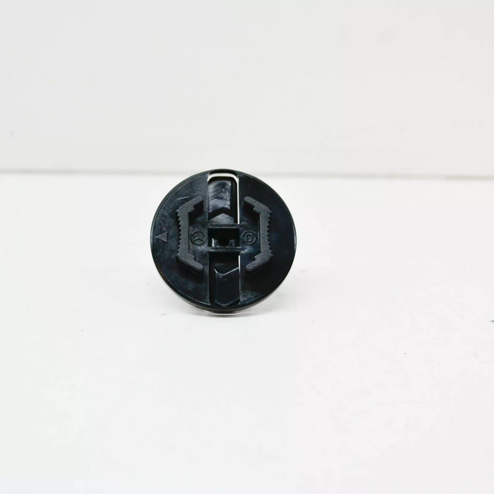 NEW MB E W124 HEADLIGHT RETAINER INSERT A1248210520 ORIGINAL