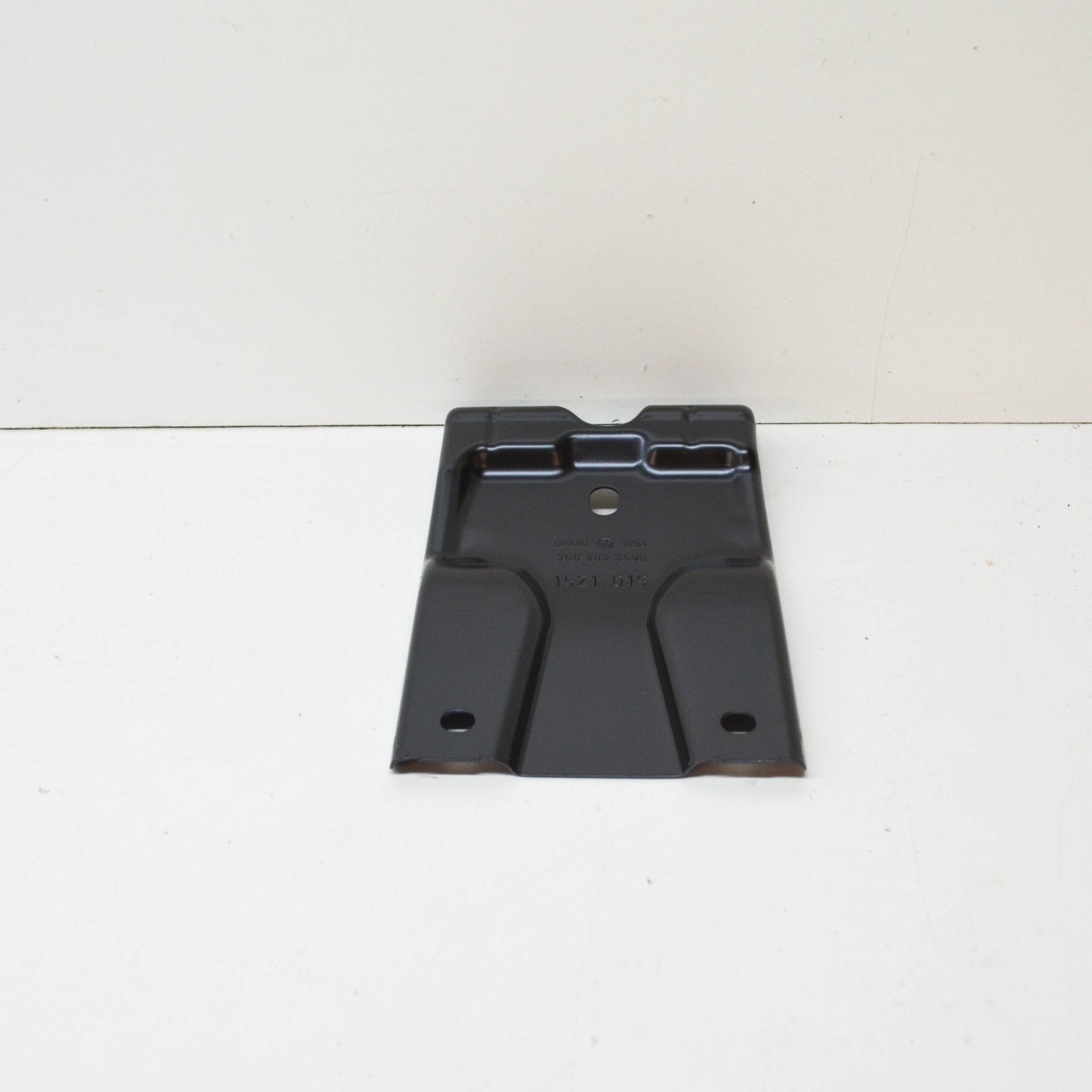 NEW VOLKSWAGEN PASSAT B8 FRONT CENTER SUPPORT LOCK 3G0805569B ORIGINAL