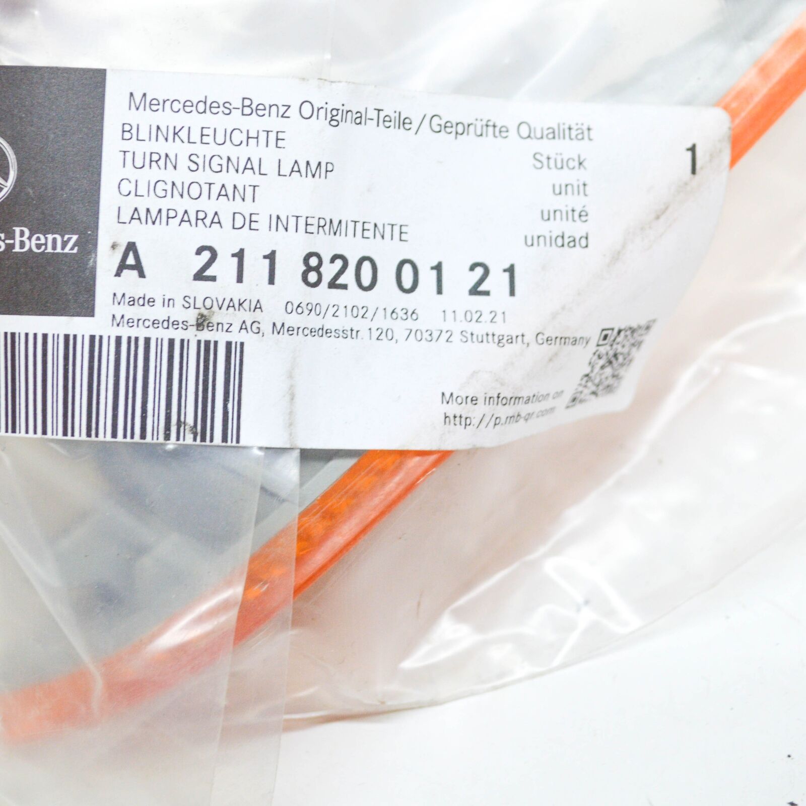 NEW MERCEDES-BENZ E-CLASS W211 FRONT BUMPER LEFT TURN SIGNAL A2118200121