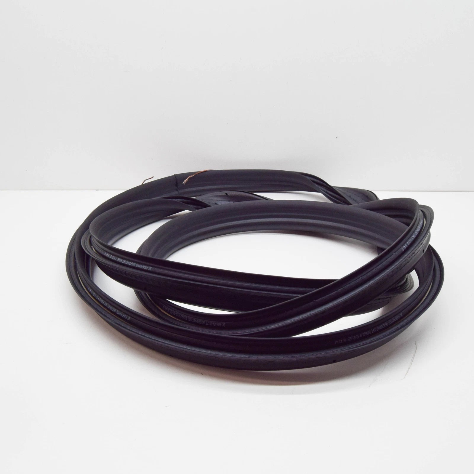 NEW MERCEDES-BENZ GL X164 REAR PANEL DOOR SEAL A1647401378 ORIGINAL