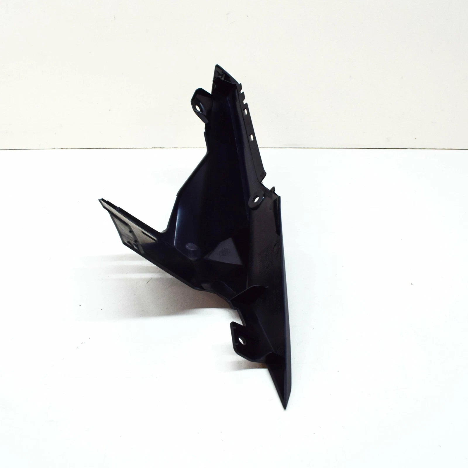 NEW BMW S 1000 R REAR RIGHT SEAT TAIL LATERAL PART 46628525364 ORIGINAL