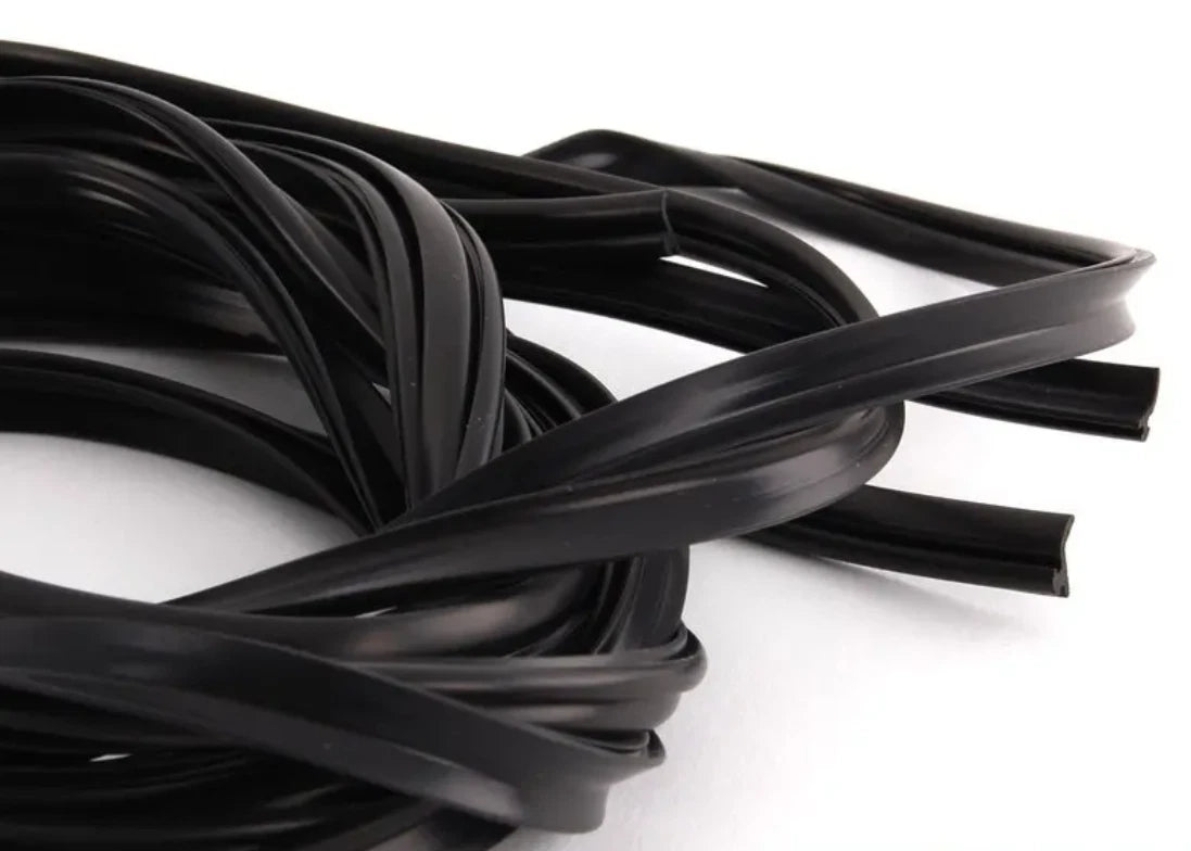 NEW BMW X3 E83 RIGHT ROOF STRIP TRIM 51133413250 3413250 ORIGINAL