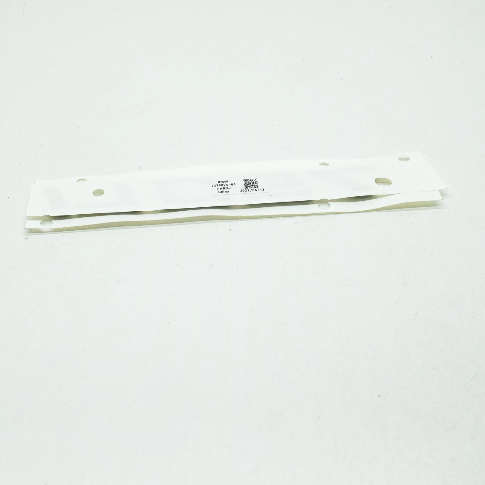NEW BMW 7 G11 G12 REAR TRUNK BOOTLID BADGE 51147376824 ORIGINAL
