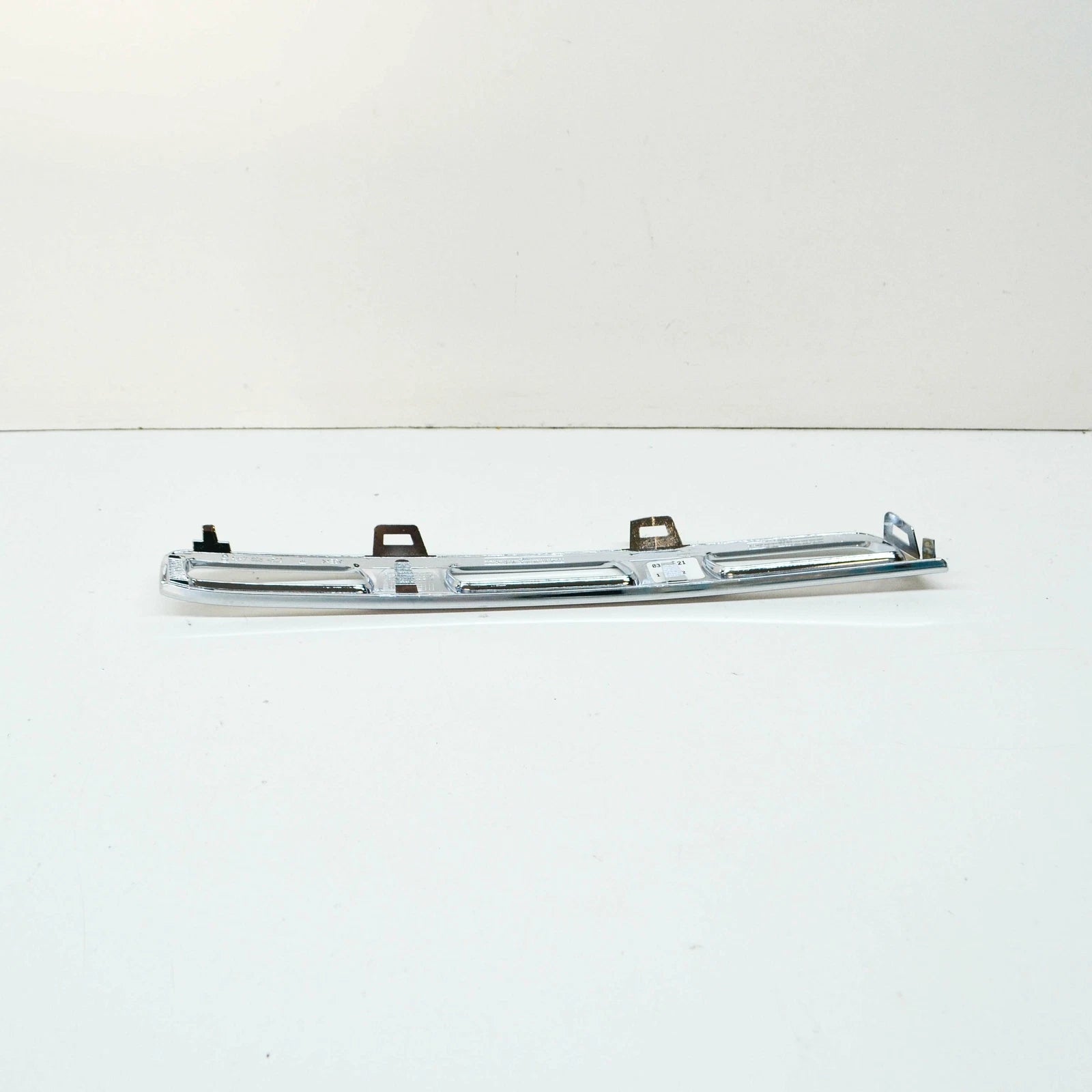 NEW MERCEDES-BENZ GLA H247 FRONT LEFT OUTER GRILLE MOLDING A2478884500