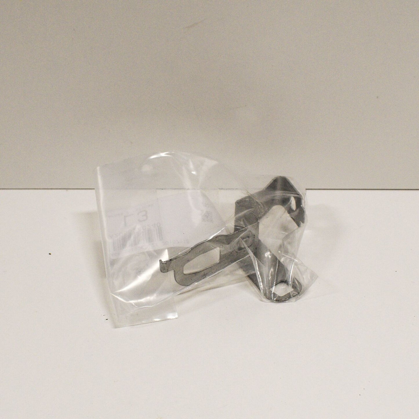 NEW MERCEDES-BENZ C-CLASS W205 UNDERSHIELD RIGHT BRACKET A2055240240 ORIGINAL