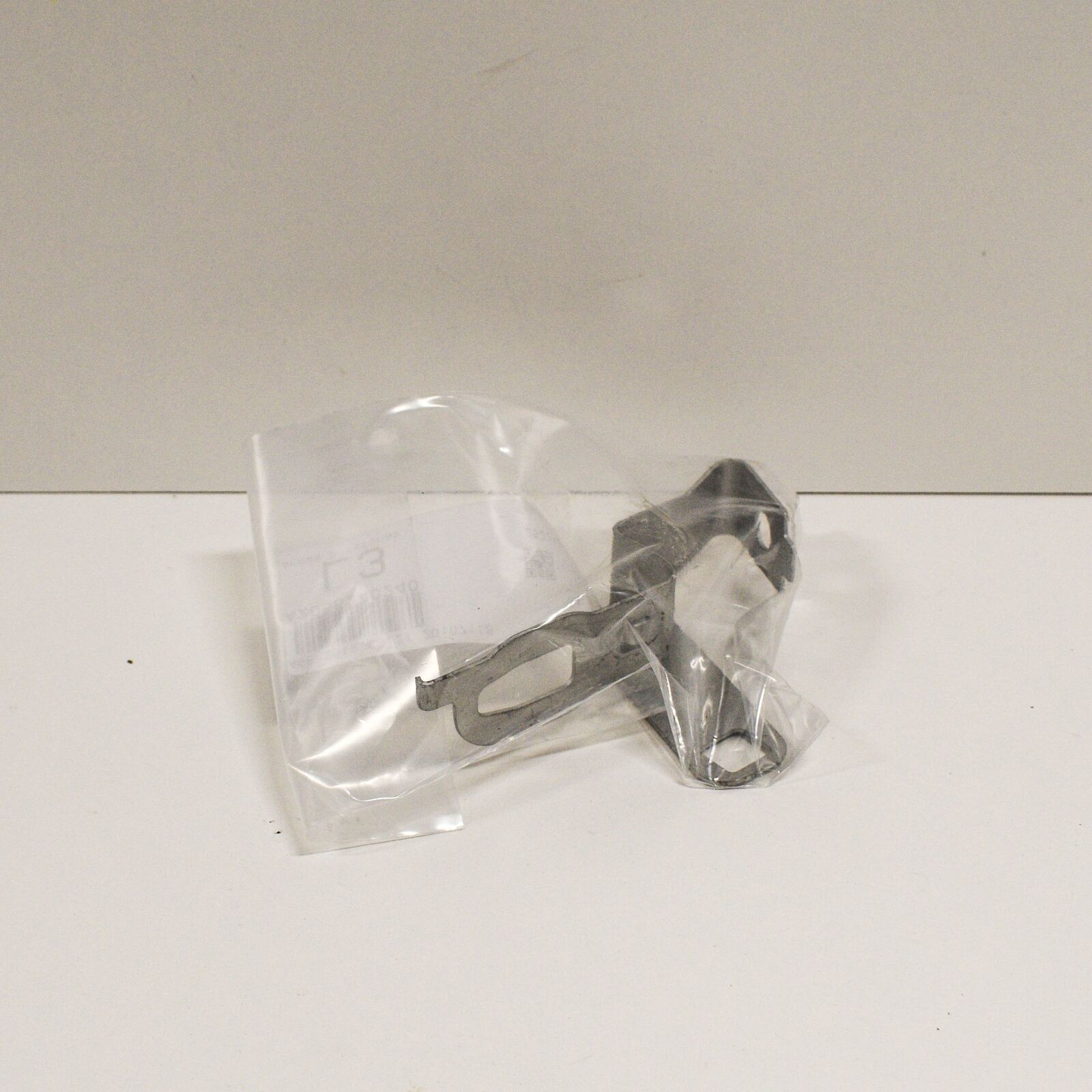 NEW MERCEDES-BENZ C-CLASS W205 UNDERSHIELD RIGHT BRACKET A2055240240 ORIGINAL