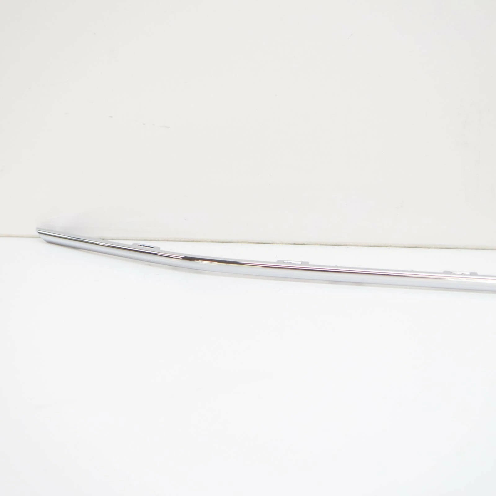 NEW VW TIGUAN AD/BW 2 FRONT BUMPER CENTER MOLDING TRIM 5NA8531012ZZ ORIGINAL