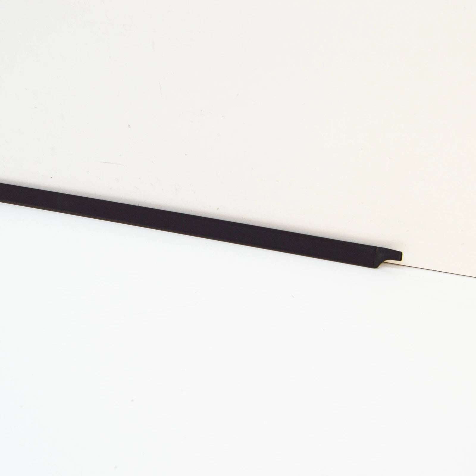 NEW MERCEDES-BENZ C W203 FRONT DOOR BOTTOM COVER STRIP A203690738264