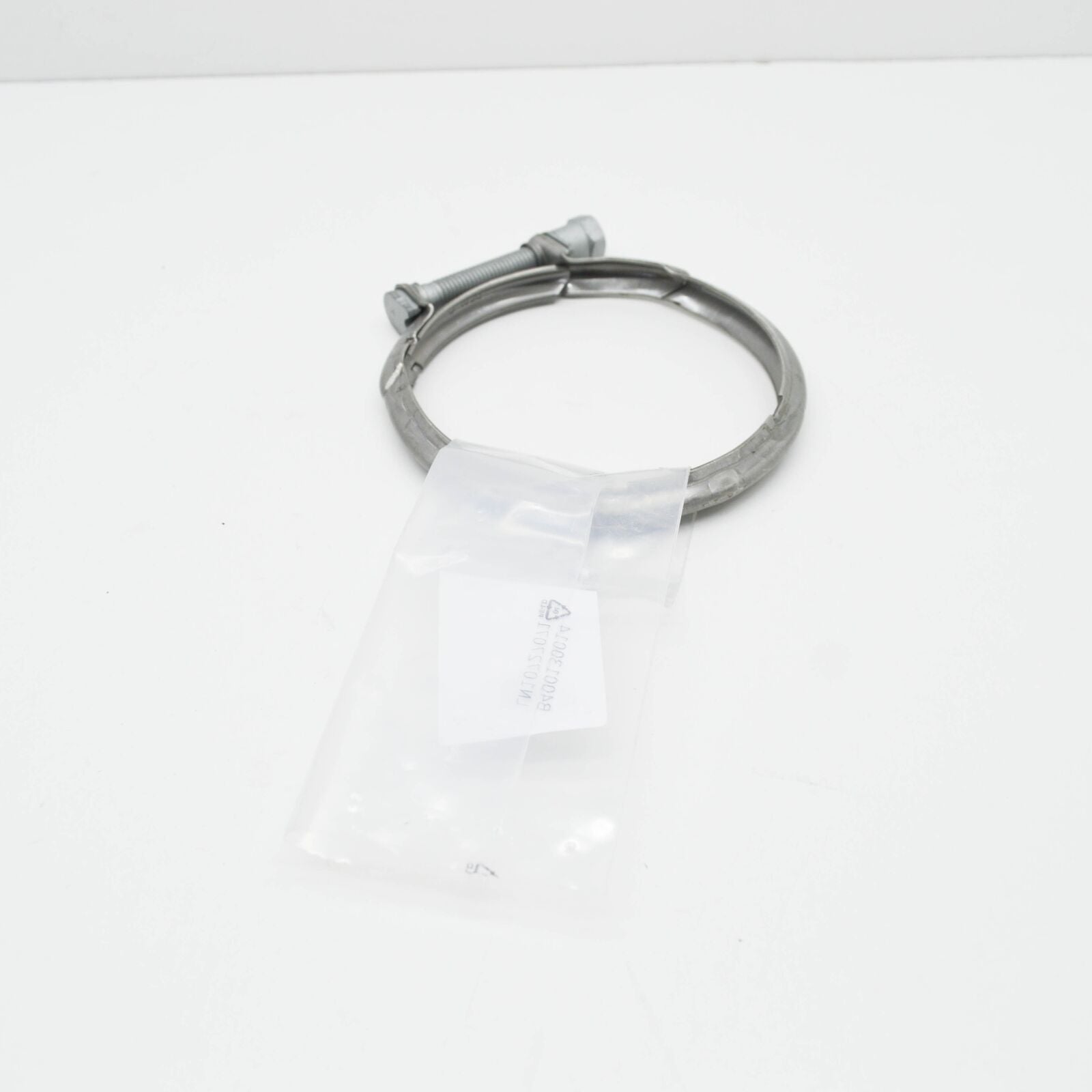 NEW MERCEDES-BENZ C W205 REAR LEFT EXHAUST PIPE CLAMP A0009951733 ORIGINAL