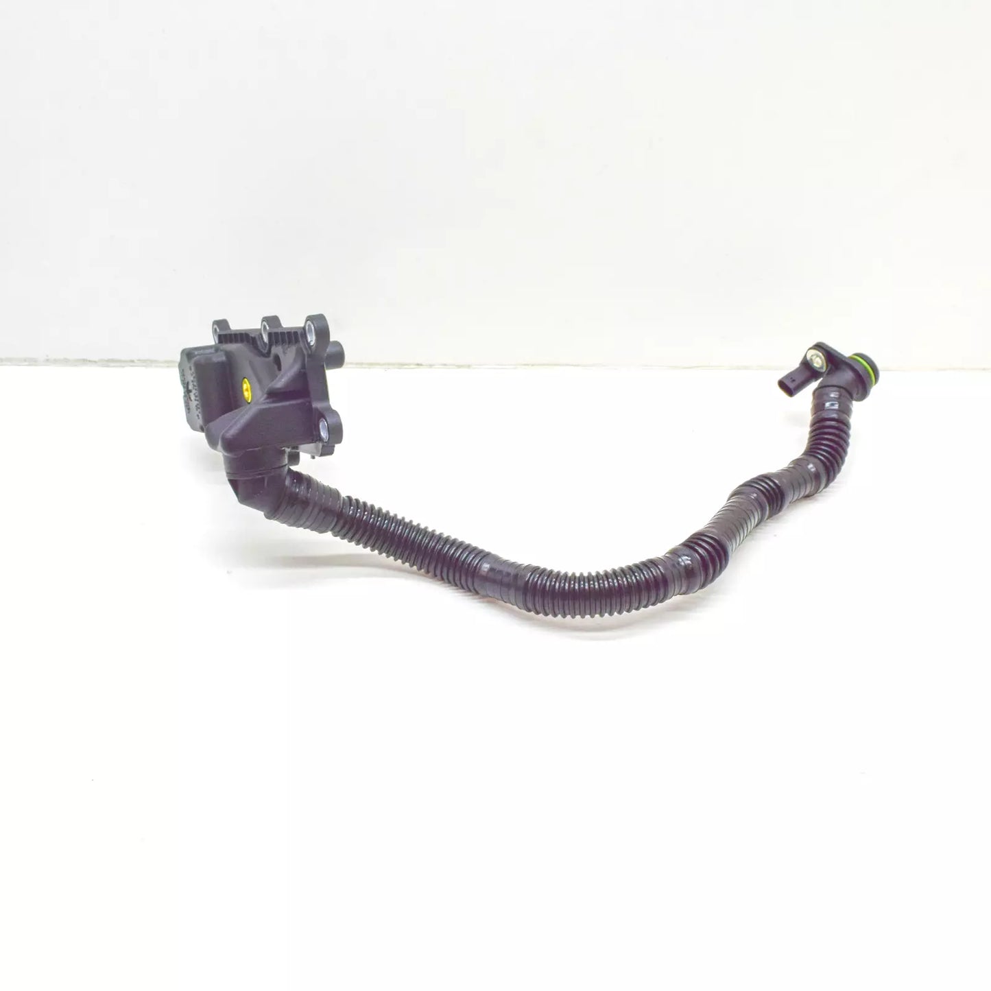 NEW MERCEDES-BENZ GLC X253 ENGINE VENT LINE A2740180321 ORIGINAL