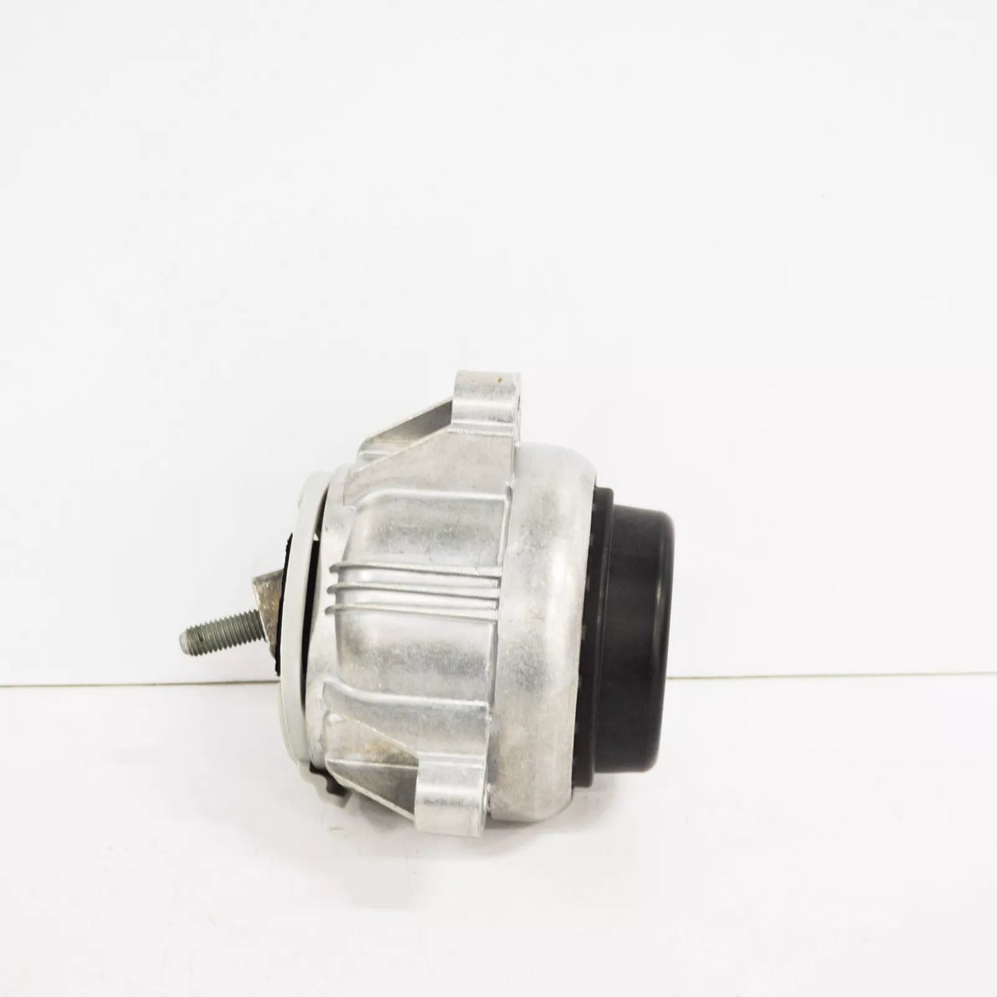 NEW BMW X3 F25 ENGINE MOUNT BRACKET RIGHT 22116785716 ORIGINAL