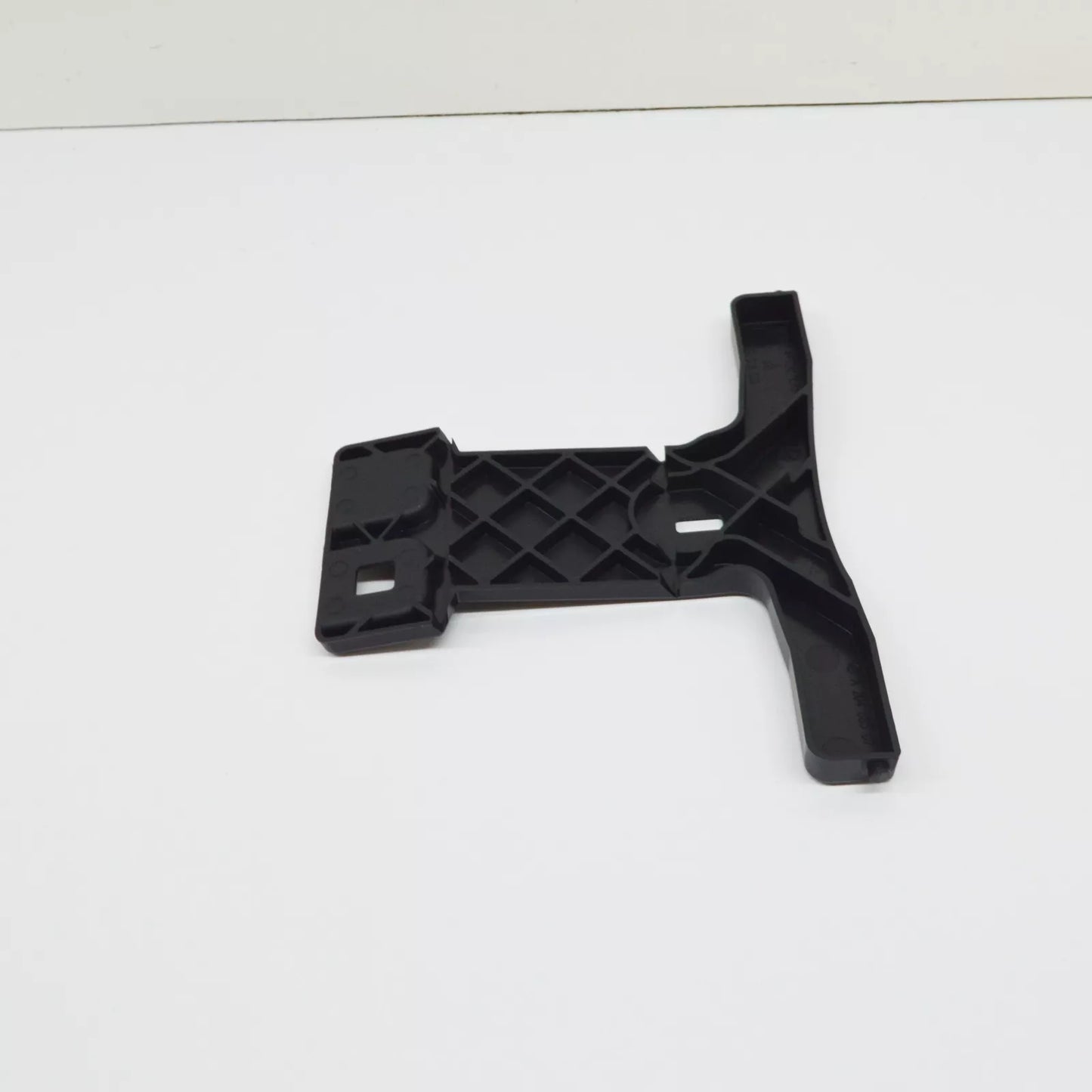 NEW MERCEDES-BENZ C W204 RADIATOR GRILLE SUPPORT A2048850736 ORIGINAL