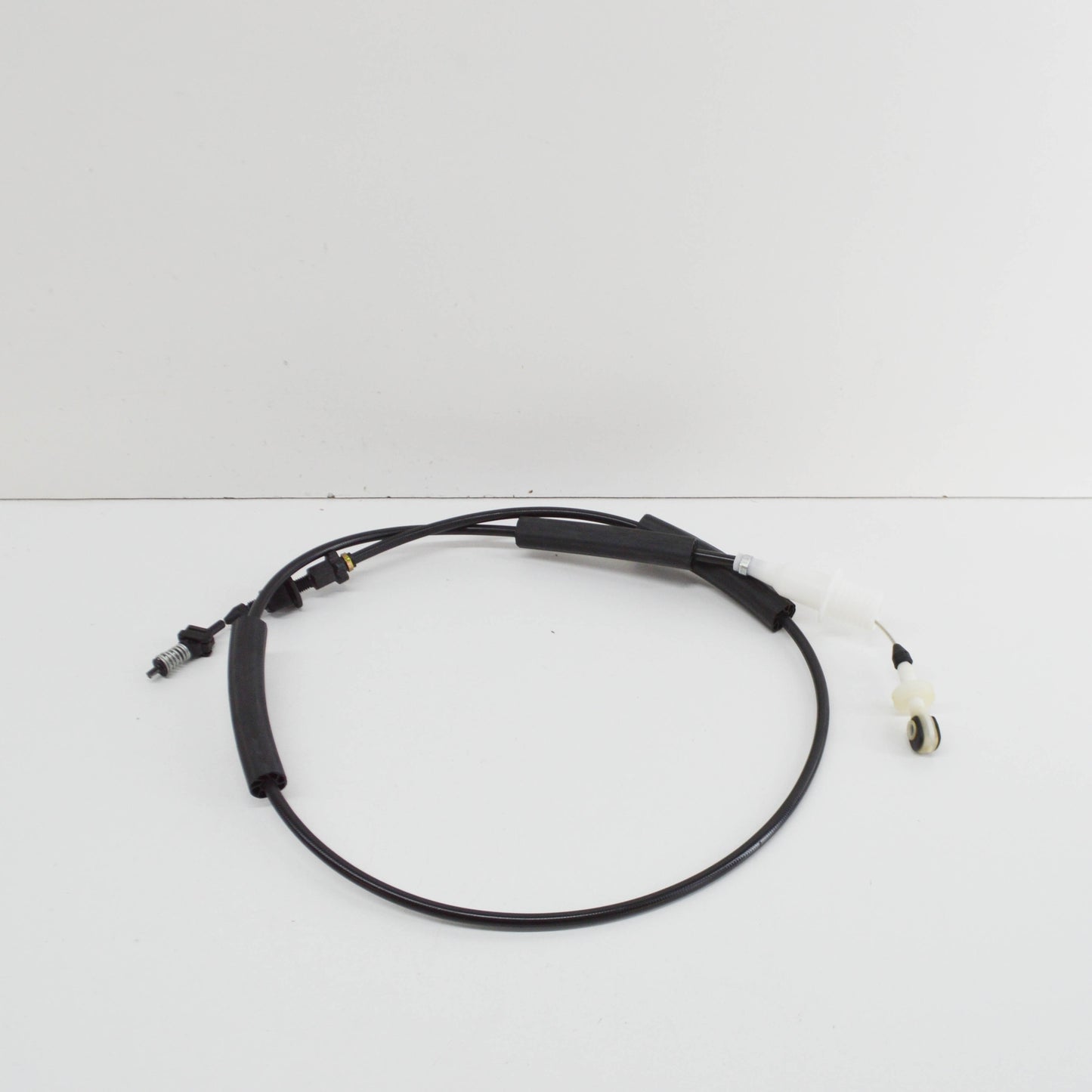 NEW MERCEDES-BENZ E W124 THROTTLE WIRE CABLE A1243002330 ORIGINAL