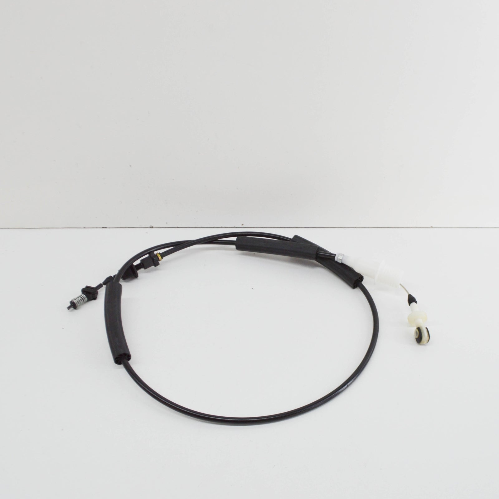 NEW MERCEDES-BENZ E W124 THROTTLE WIRE CABLE A1243002330 ORIGINAL