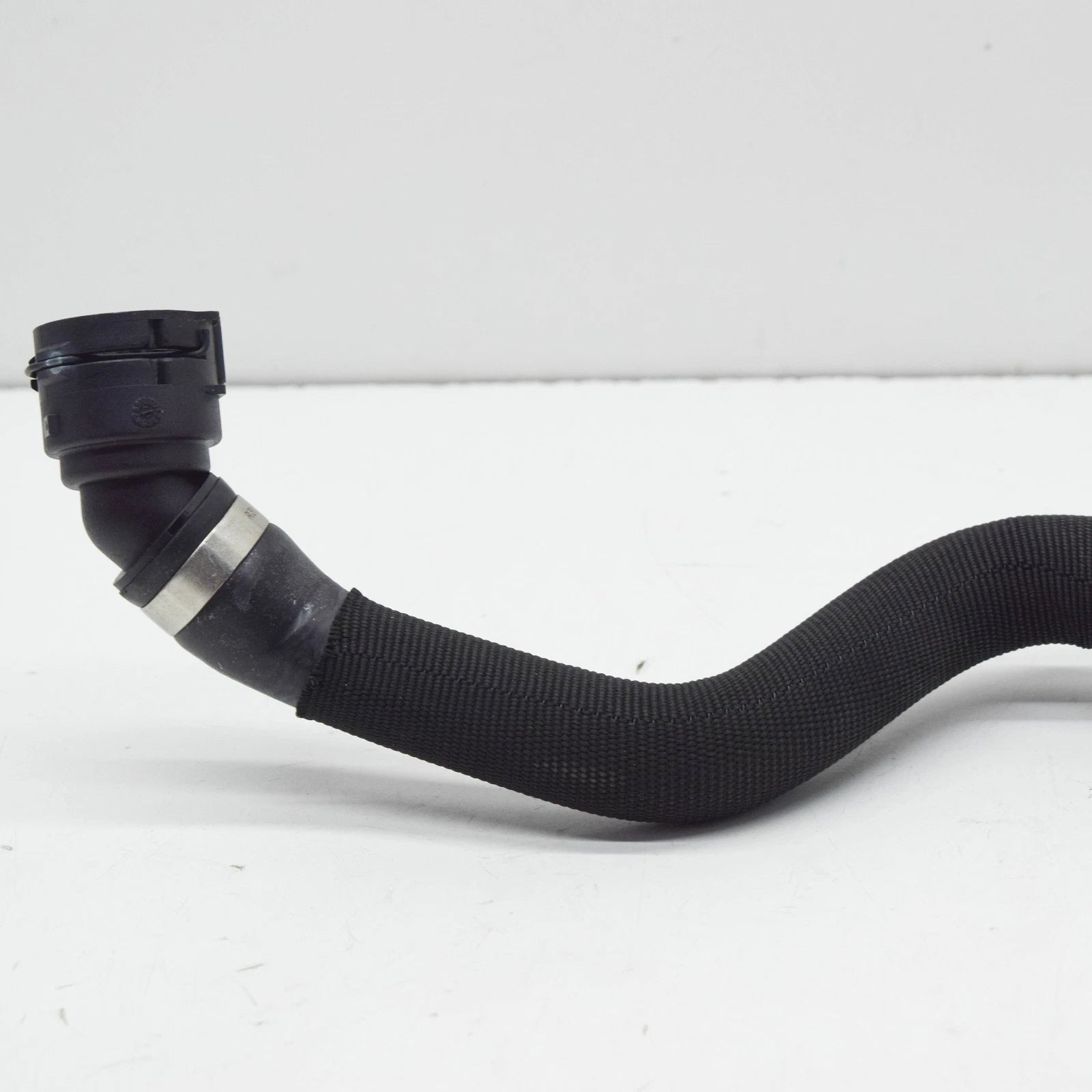 NEW MERCEDES-BENZ S W222 RIGHT COOLANT WATER RADIATOR HOSE A2225016701