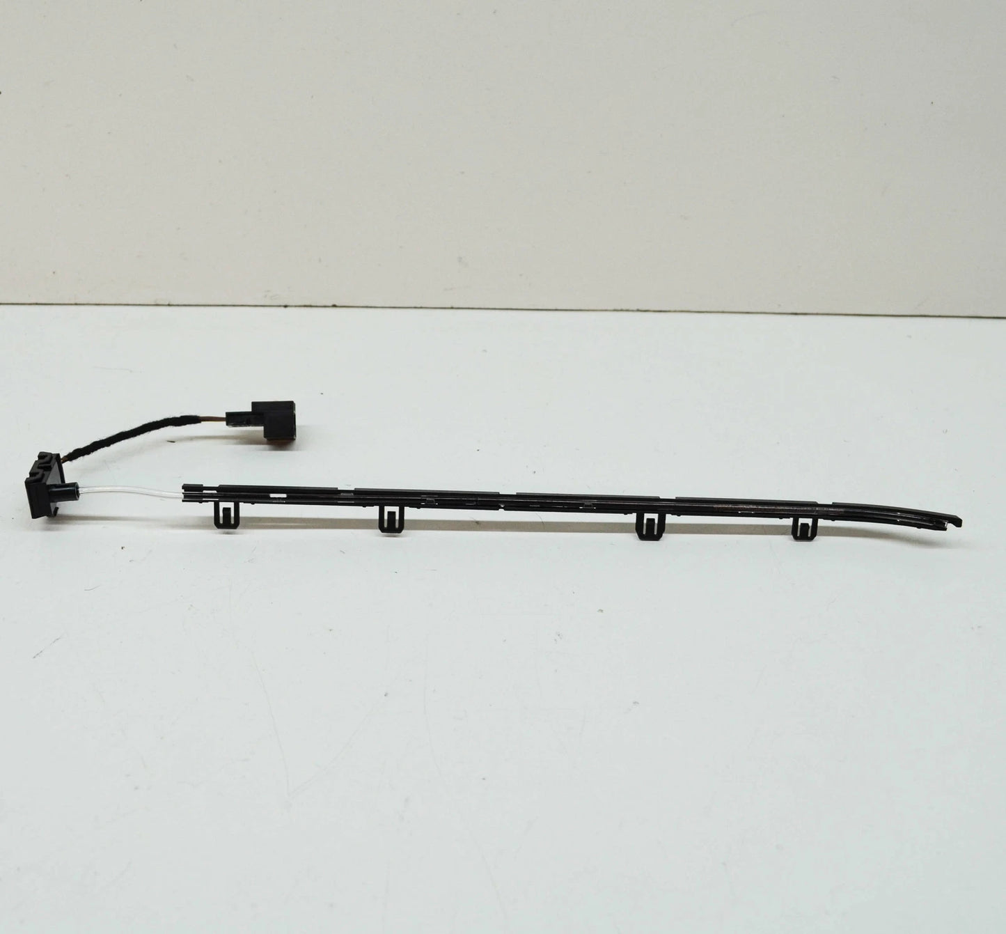 NEW AUDI A4 B9 FRONT LEFT CENTER CONSOLE INTERIOR LIGHT FIBRE 8W0947093A