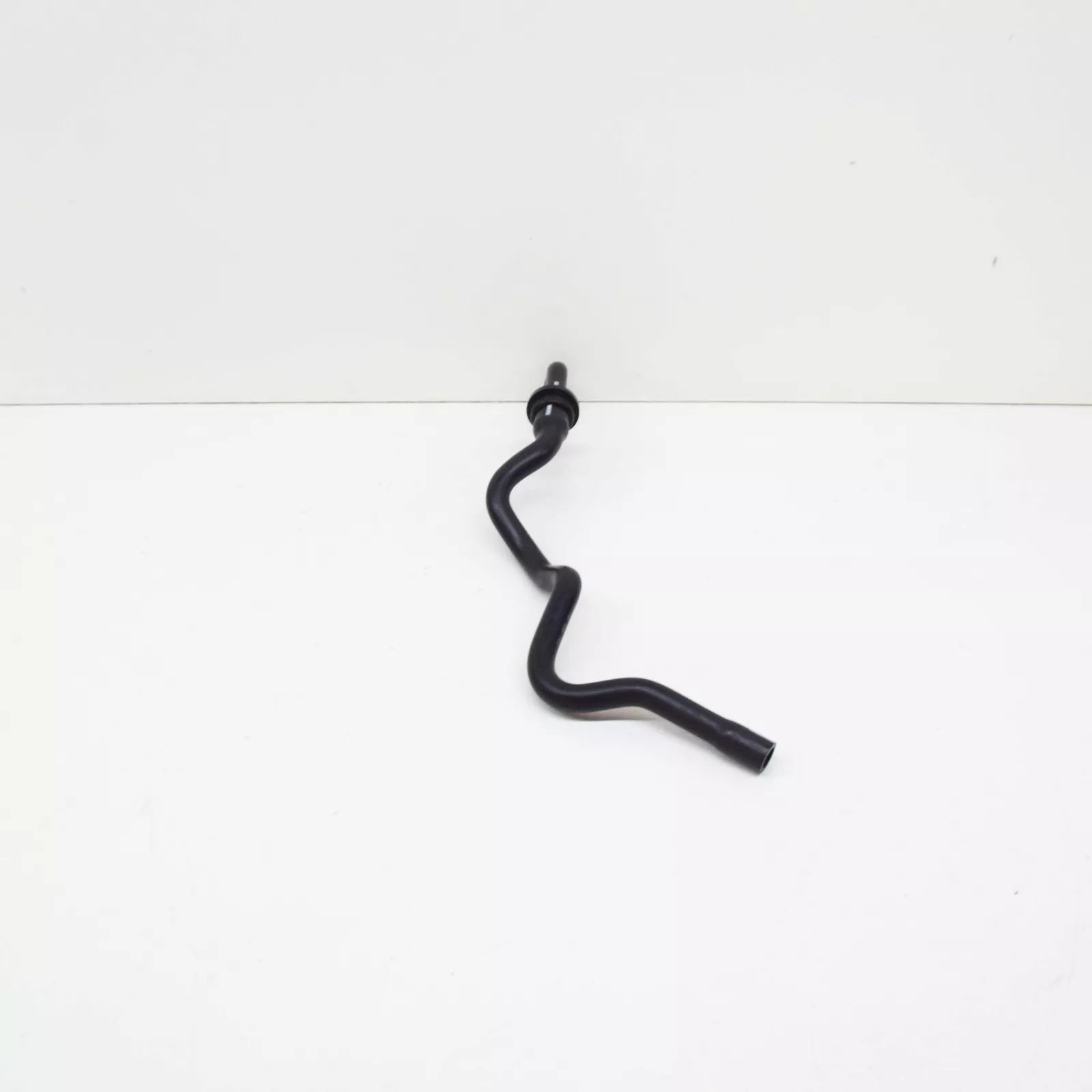 NEW AUDI A3 8P CYLINDER HEAD COVER VENT HOSE 03C103558M