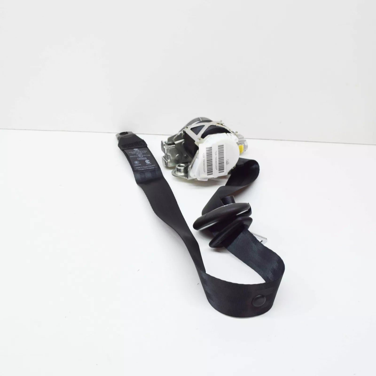 NEW VOLKSWAGEN AMAROK FRONT RIGHT SEAT BELT RHD 2H0857806DRAA ORIGINAL