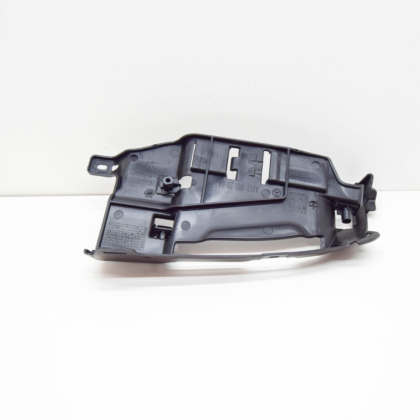 NEW MERCEDES-BENZ E W212 REAR BUMPER RIGHT TAIL PIPE BRACKET A2128852014