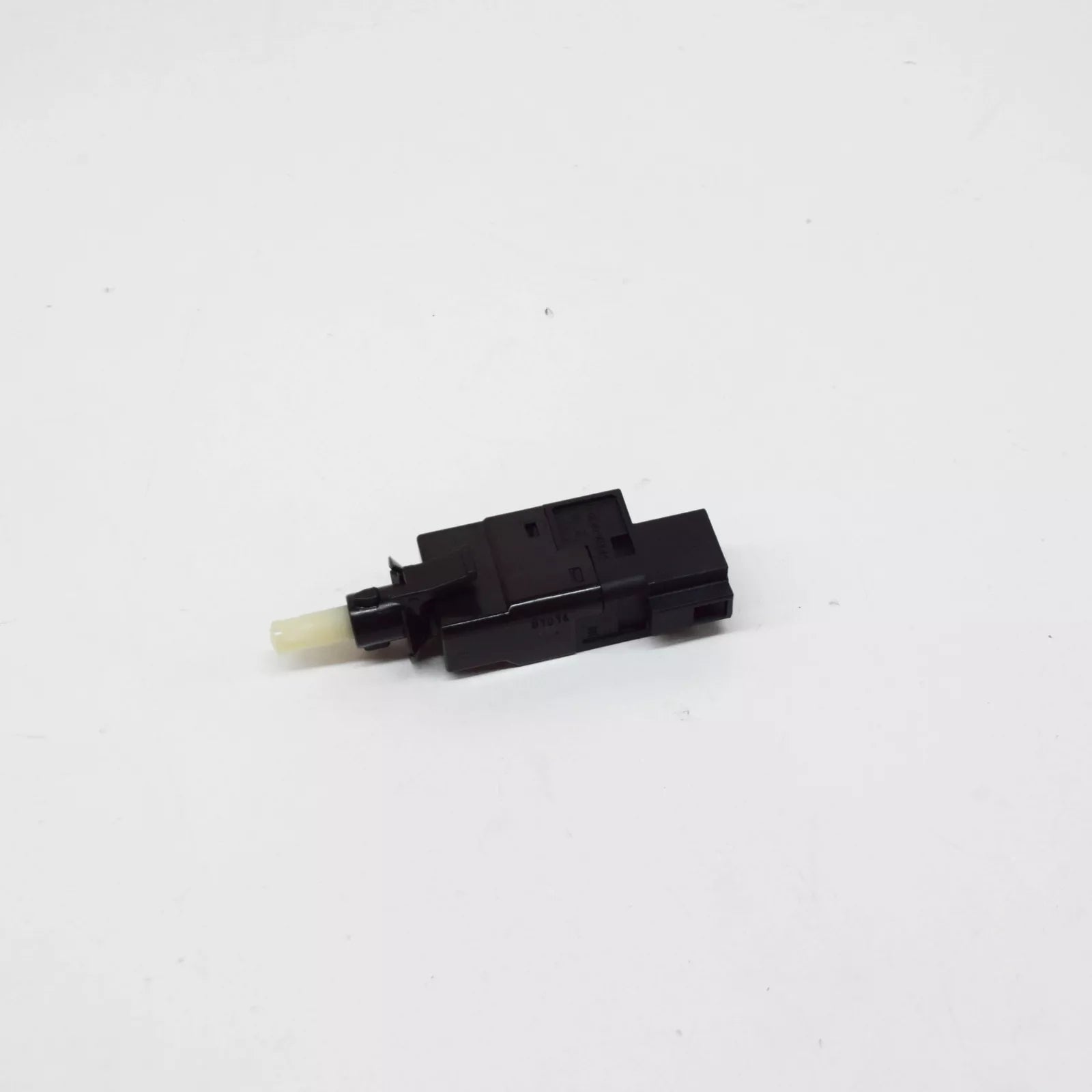 NEW MERCEDES-BENZ VITO W639 BRAKE LIGHT SWITCH A0015459609 ORIGINAL