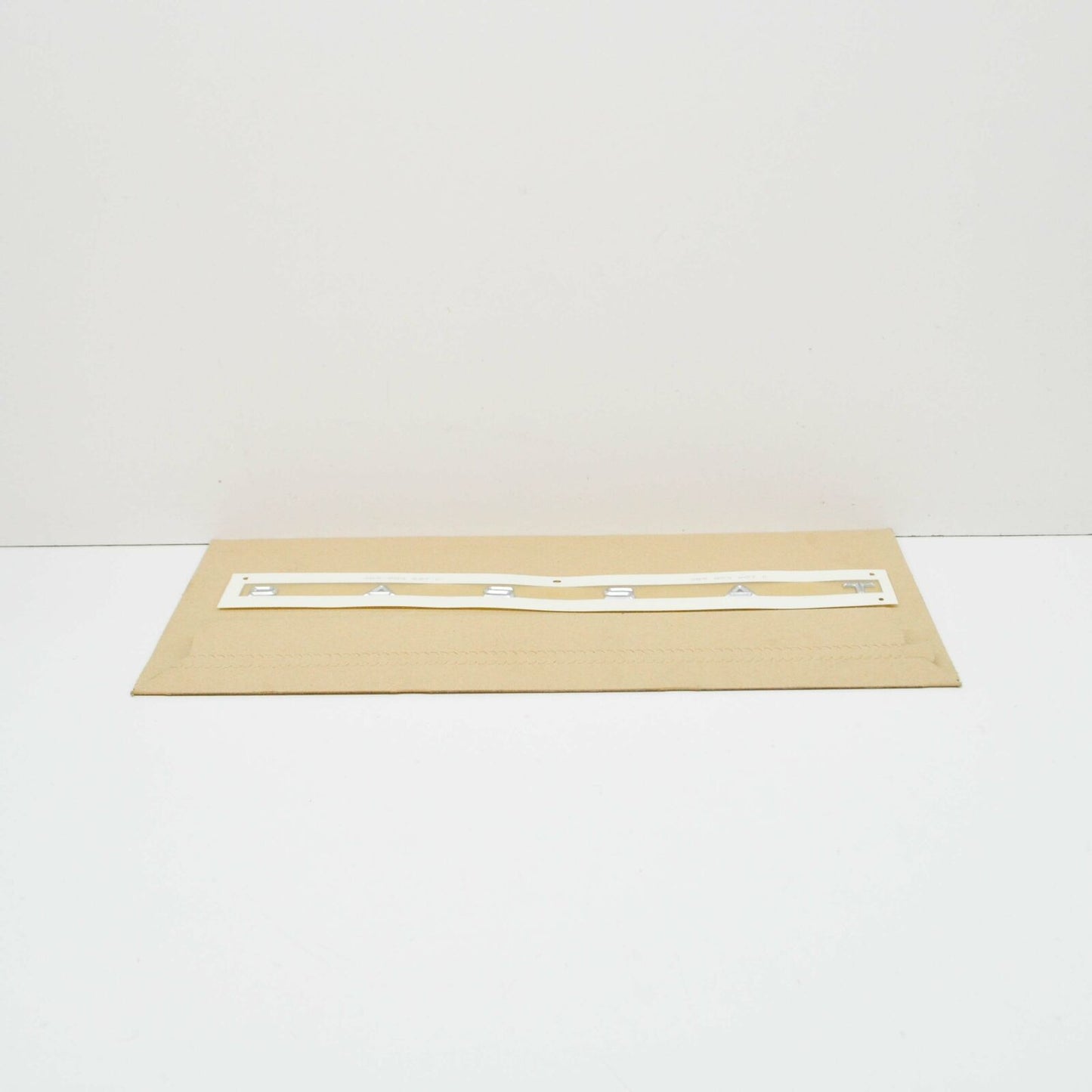 NEW VW PASSAT B8 3G BOOTLID BADGE 3G9853687C2ZZ ORIGINAL