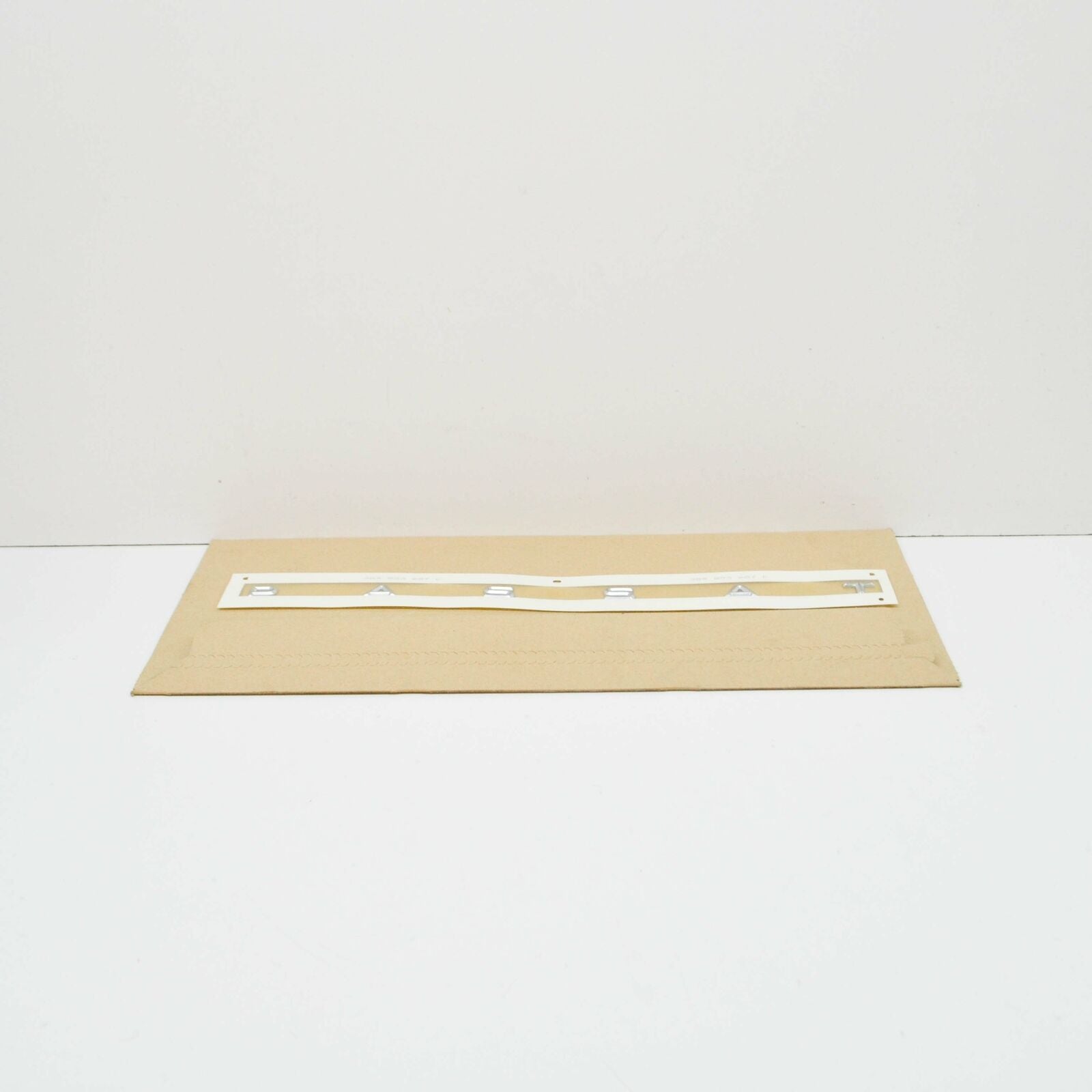 NEW VW PASSAT B8 3G BOOTLID BADGE 3G9853687C2ZZ ORIGINAL