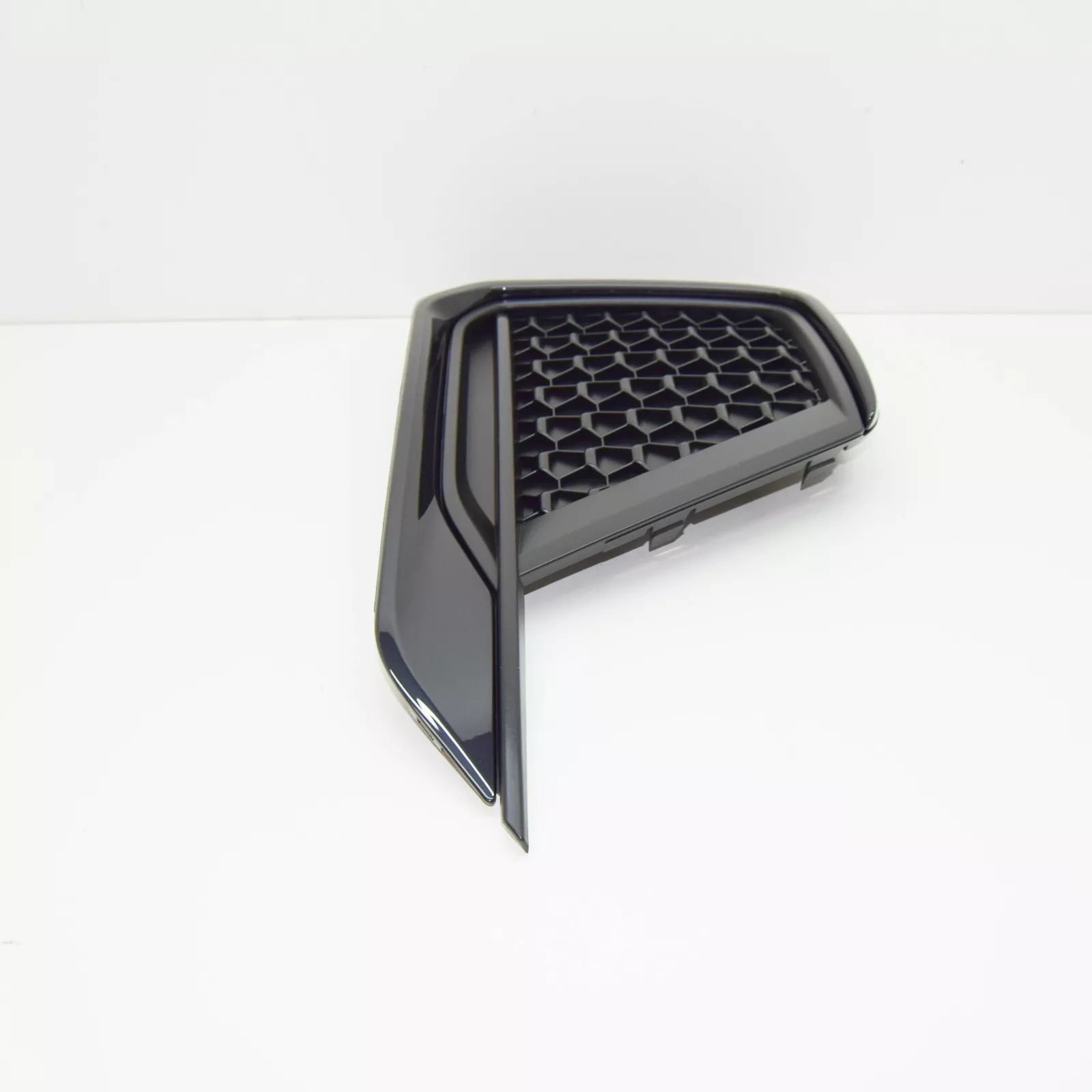 NEW AUDI A1 SPORTBACK GB FRONT BUMPER RIGHT GRILLE 82A807680GRN4 ORIGINAL