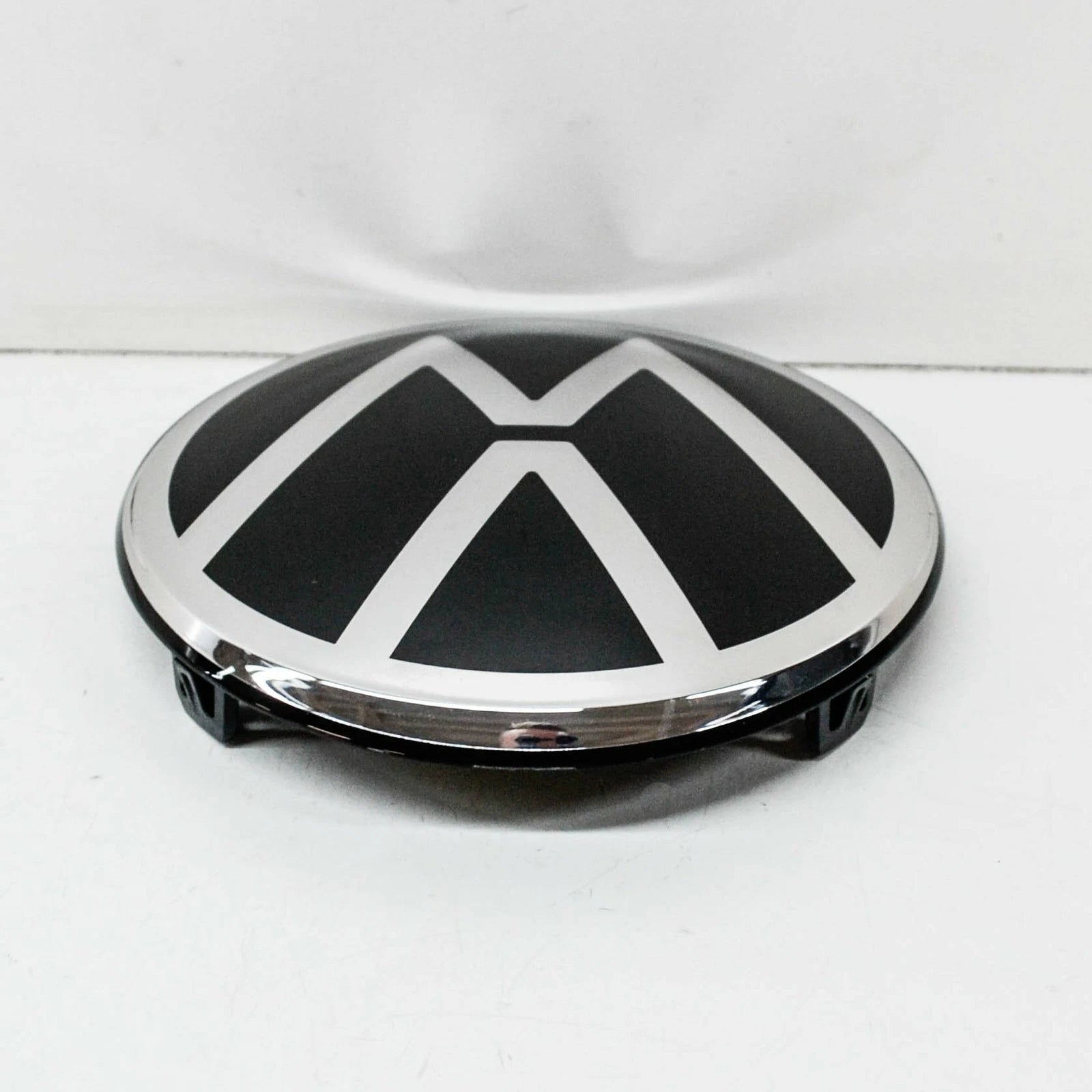 NEW VOLKSWAGEN T-ROC FRONT EMBLEM BADGE 2GM853601EDPJ