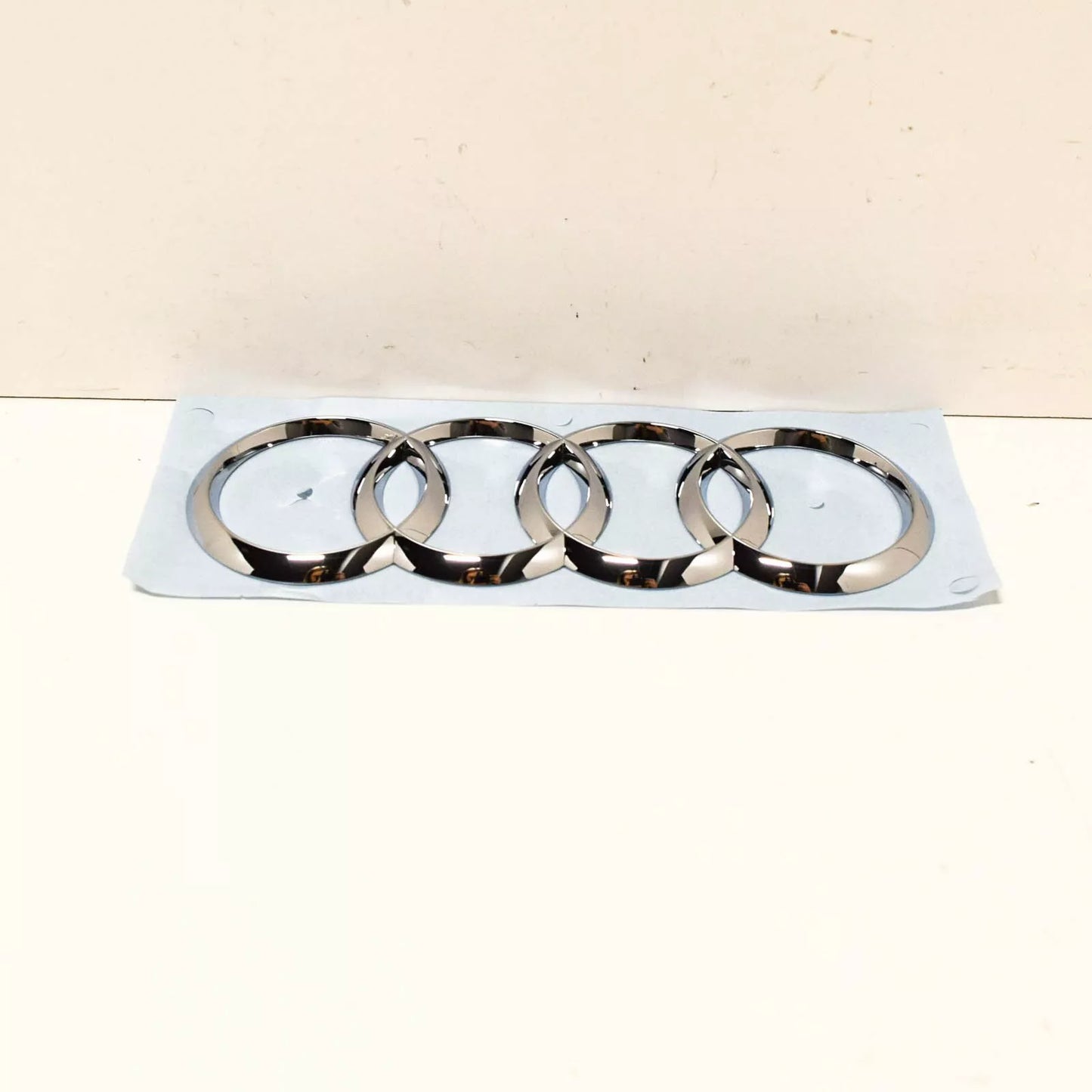 NEW AUDI TT 8S FRONT BONNET EMBLEM BADGE 8V08537422ZZ