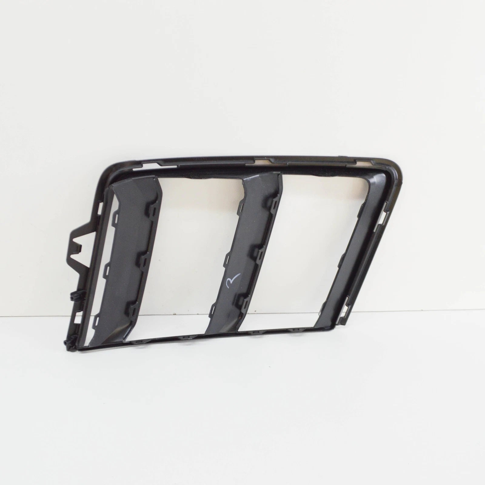 NEW AUDI R8 4S FRONT BUMPER RIGHT SIDE GRILLE FRAME 4S0807682ARN4 ORIGINAL