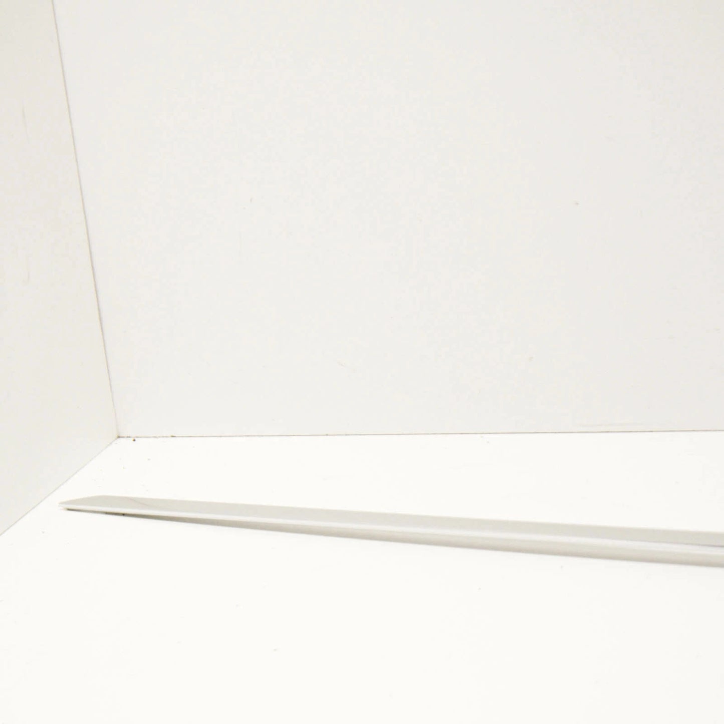 NEW AUDI A3 8V FRONT RIGHT CHROME DOOR REVEAL MOULDING 8V58376442ZZ