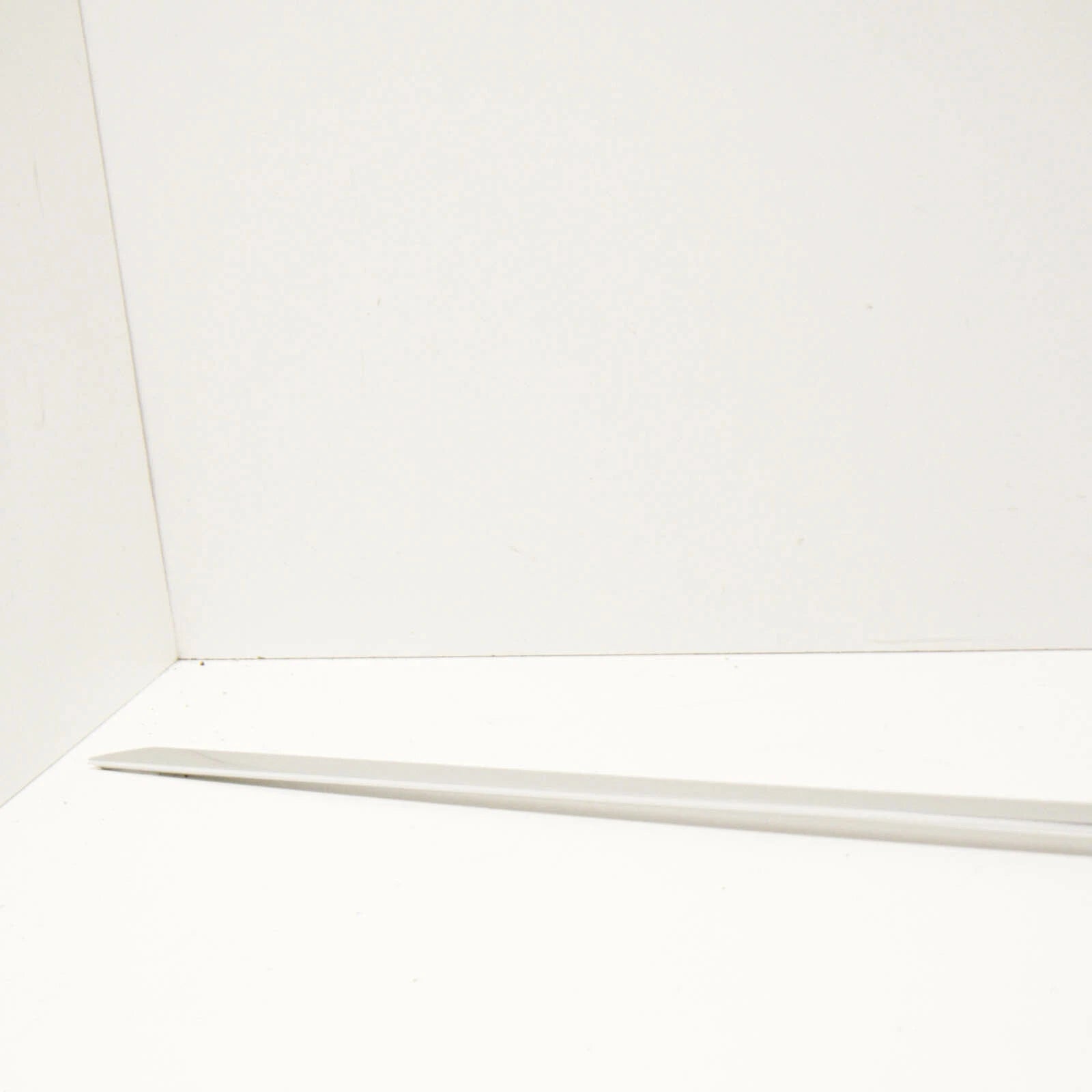 NEW AUDI A3 8V FRONT RIGHT CHROME DOOR REVEAL MOULDING 8V58376442ZZ