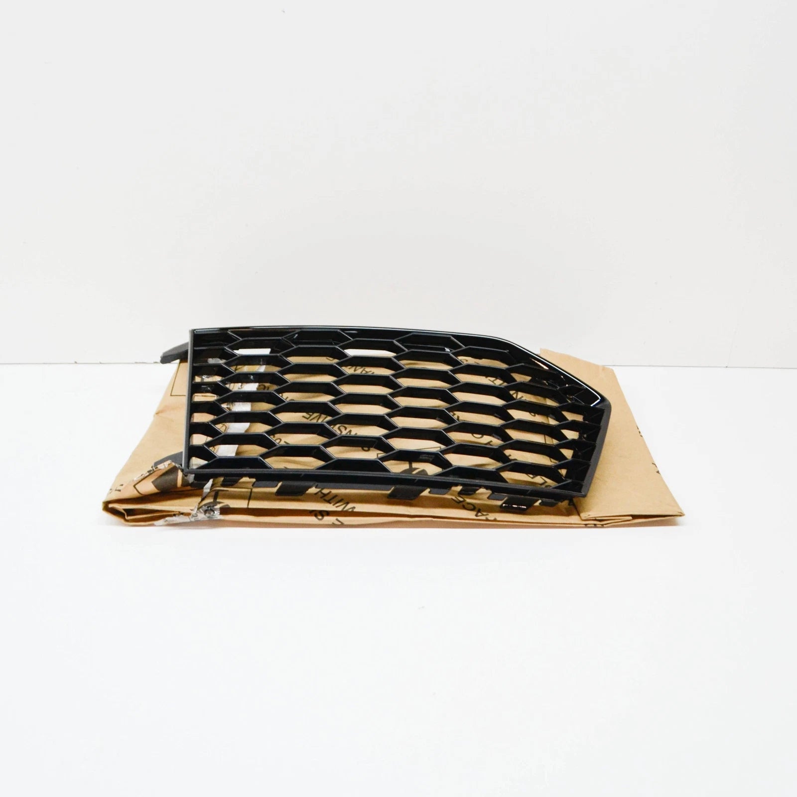 NEW AUDI RSQ3 8U FRONT BUMPER LEFT GRILLE 8U0807681GT94 2016