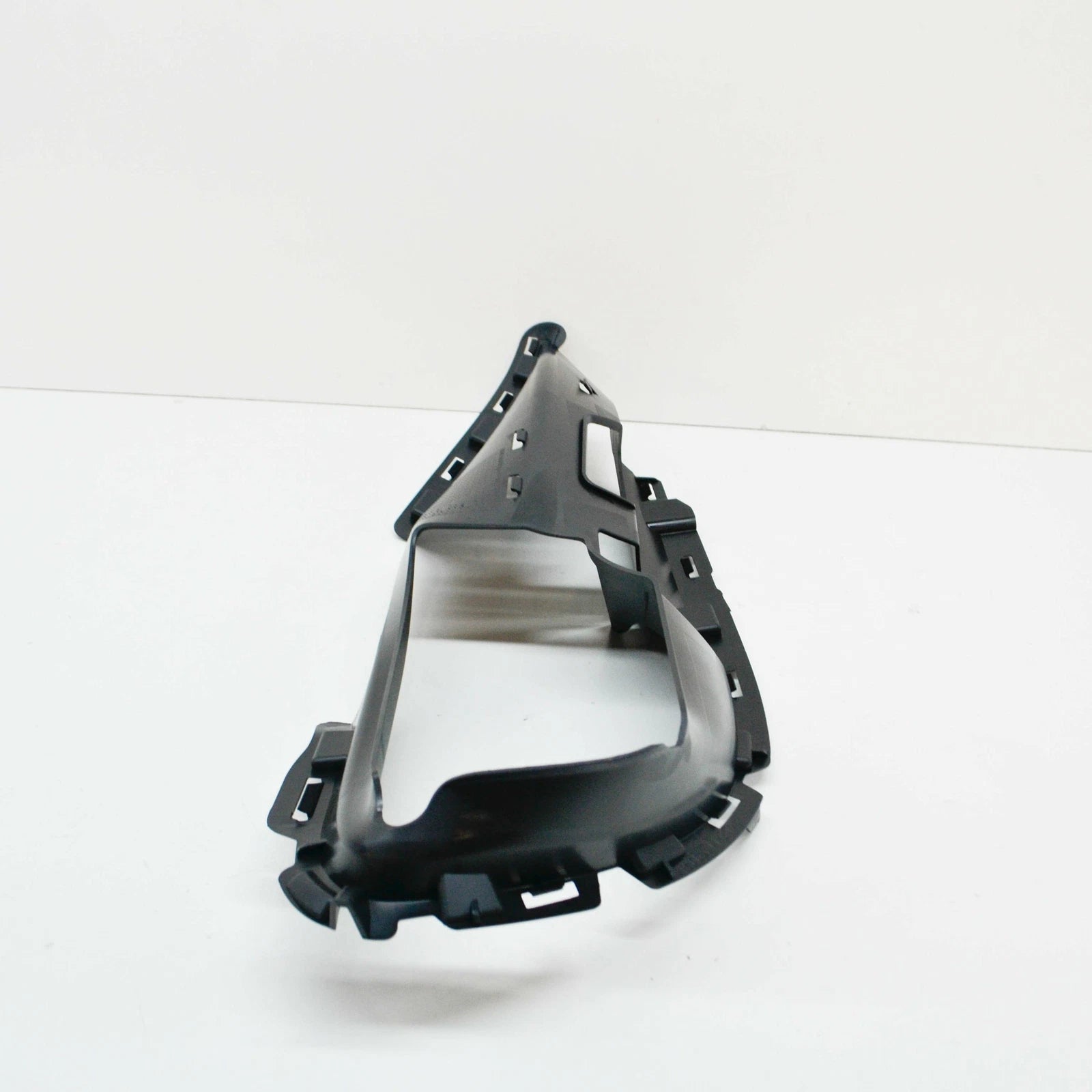 NEW MB A W176 AMG FRONT AIR DUCT GRILL RIGHT HOLDER A1768855500