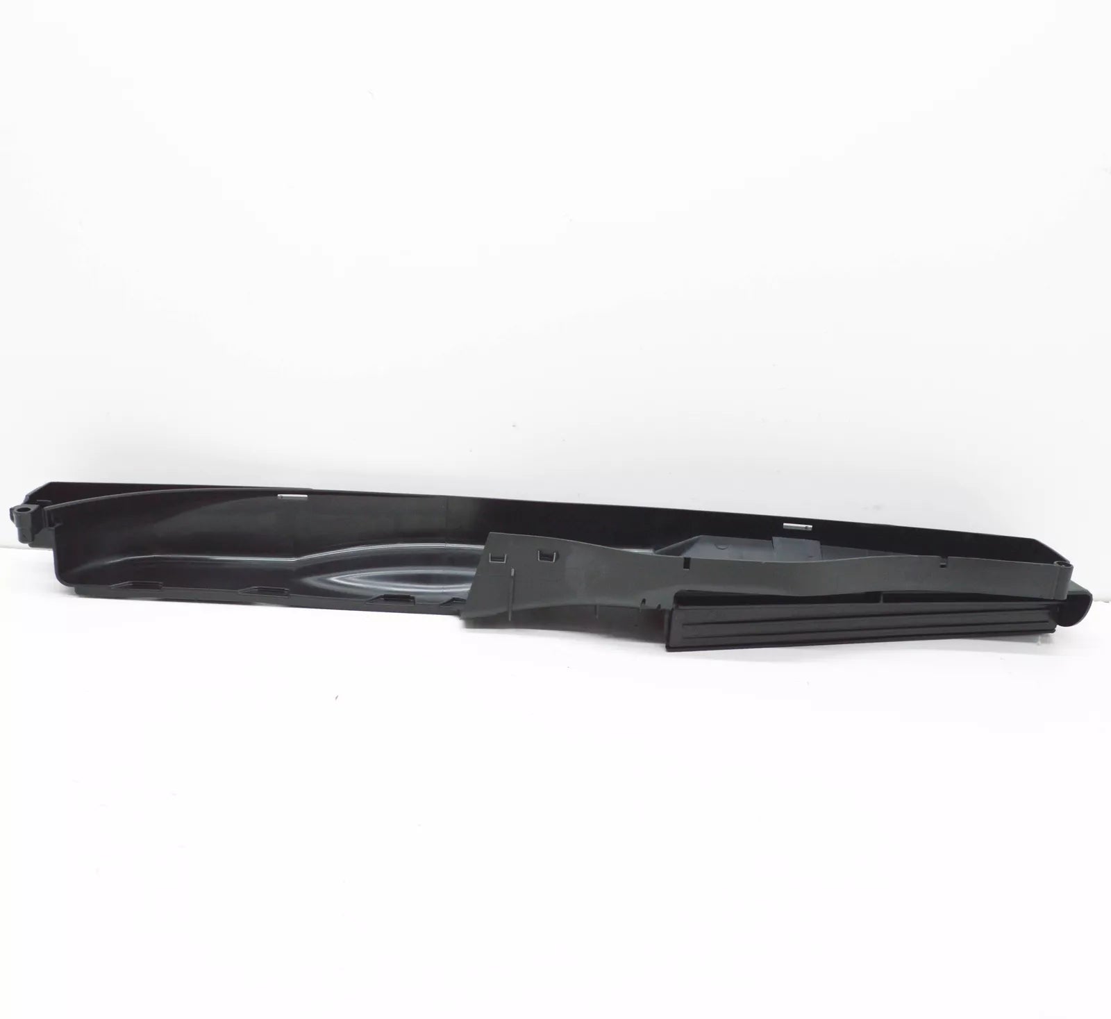 NEW VOLKSWAGEN TIGUAN 5N LOWER AIR GUIDE DUCT 5QM129254