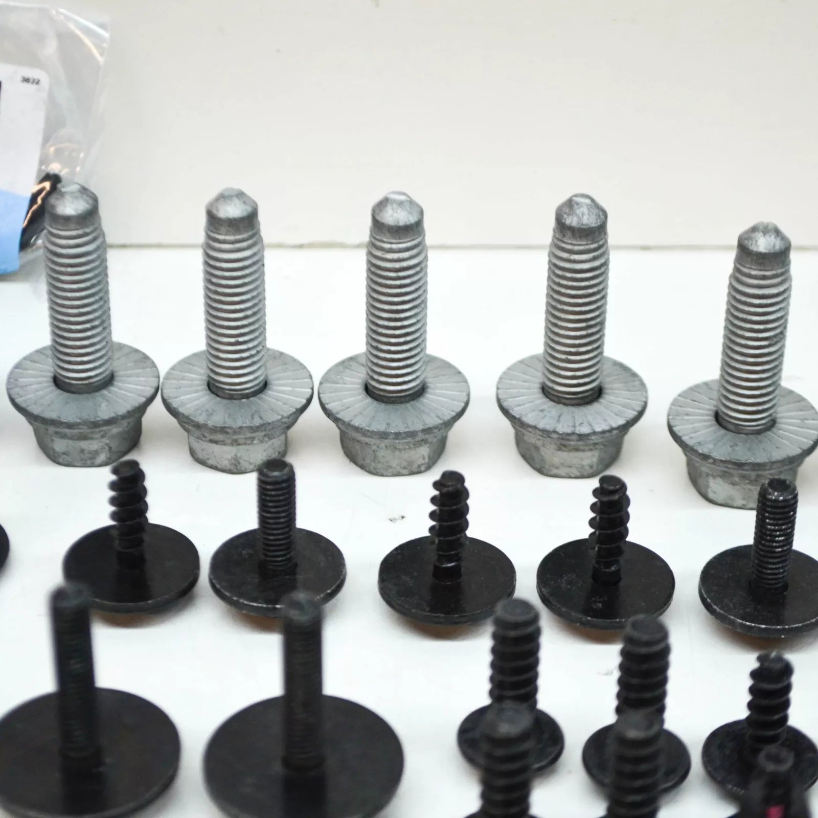 NEW AUDI A6 C8 FRONT BUMPER COVER HARDWARE FIXING PARTS KIT 4K0098623